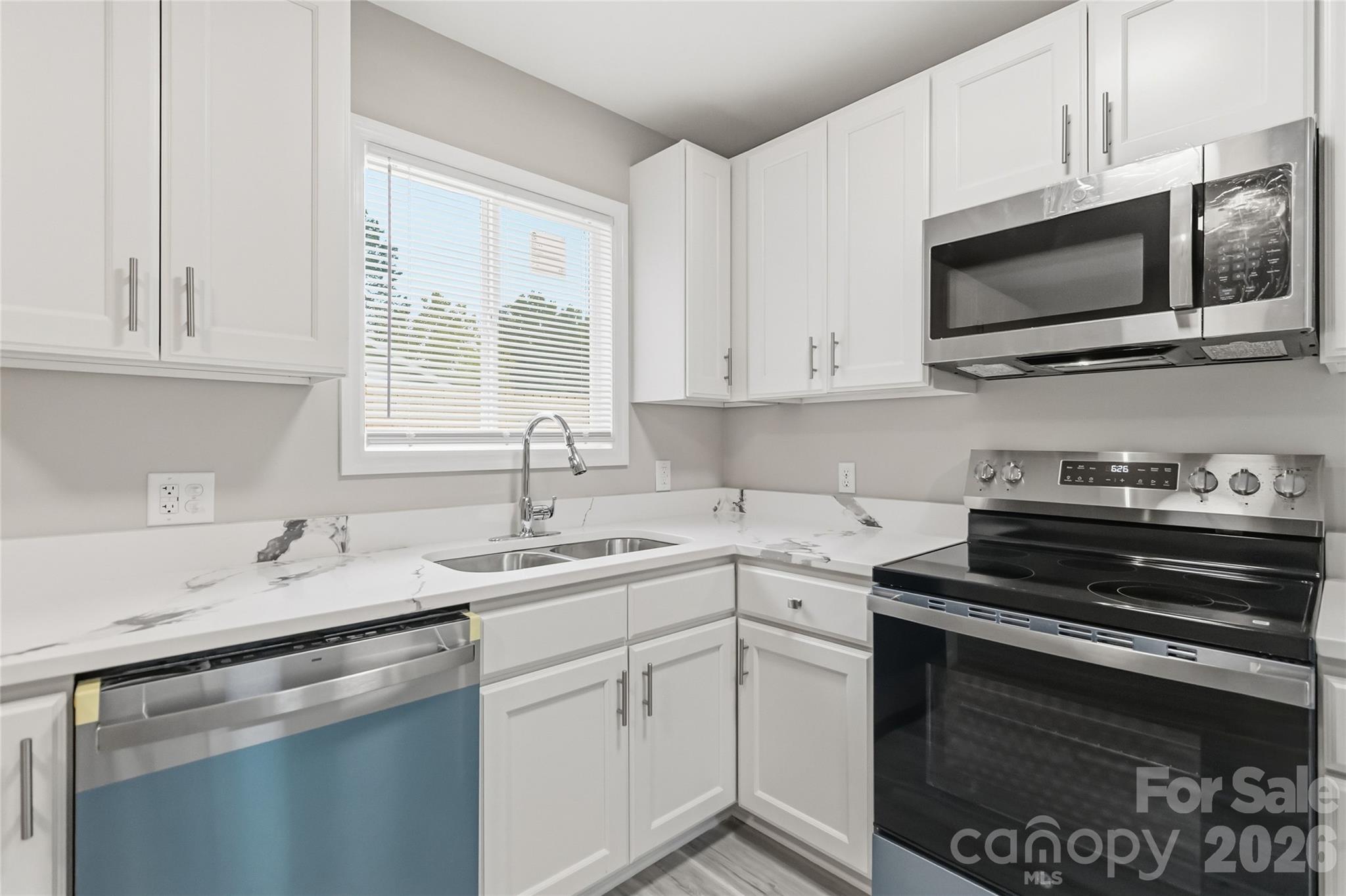 412 E Mclelland Avenue Property Photo 10