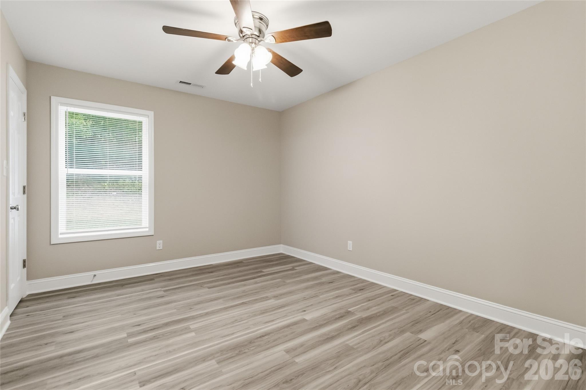 412 E Mclelland Avenue Property Photo 14