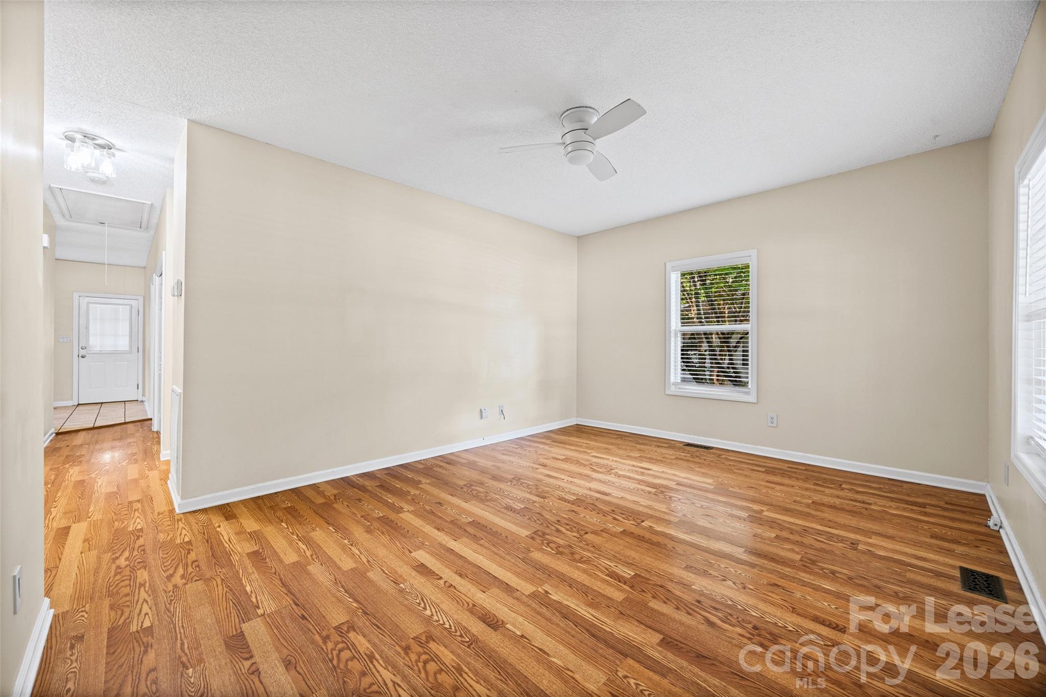 215 6th Street Property Photo 6