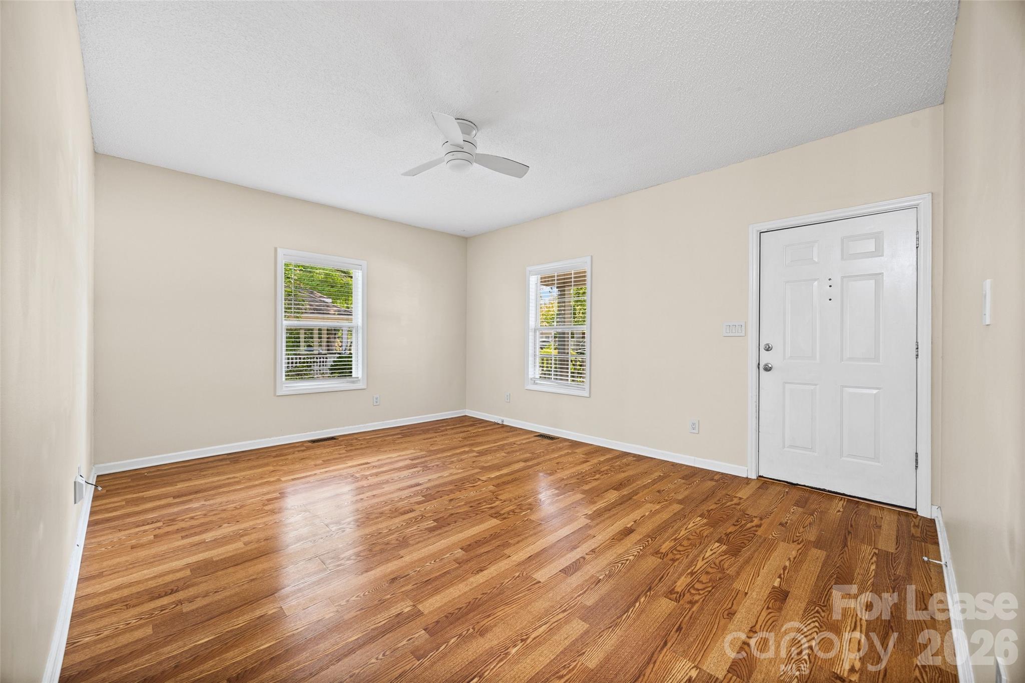 215 6th Street Property Photo 7