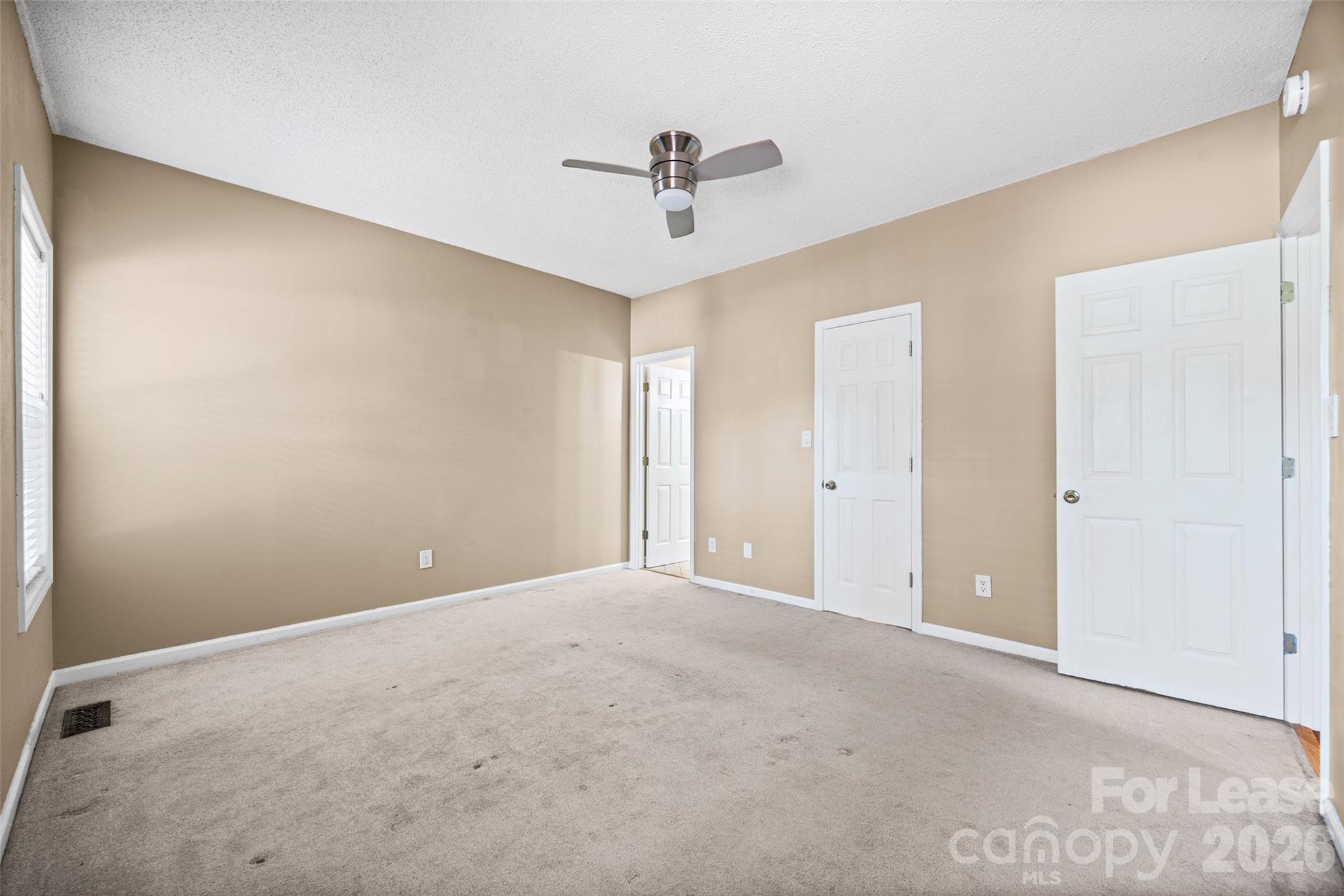 215 6th Street Property Photo 14