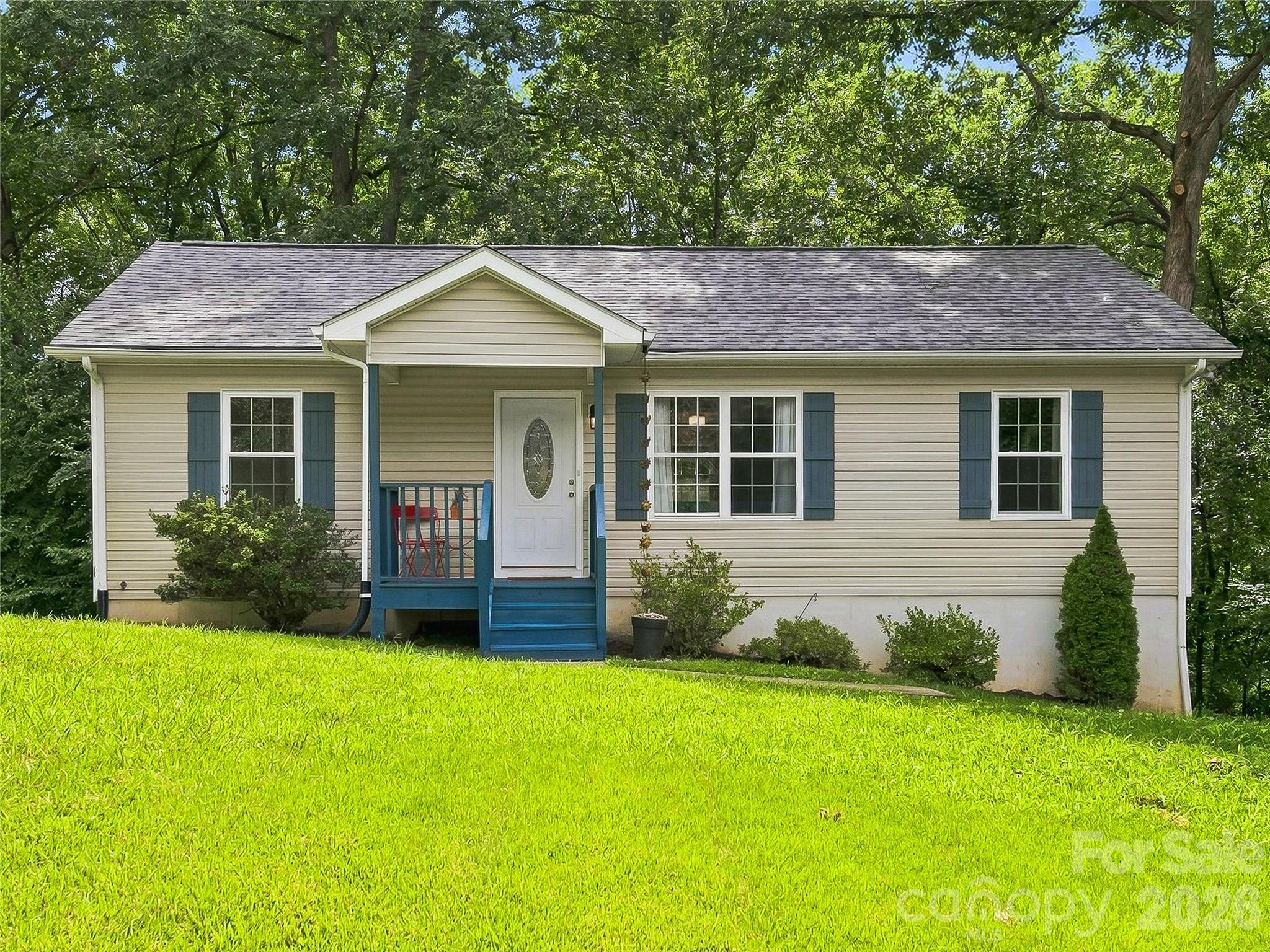 1019 Mountain Drive Property Photo 1