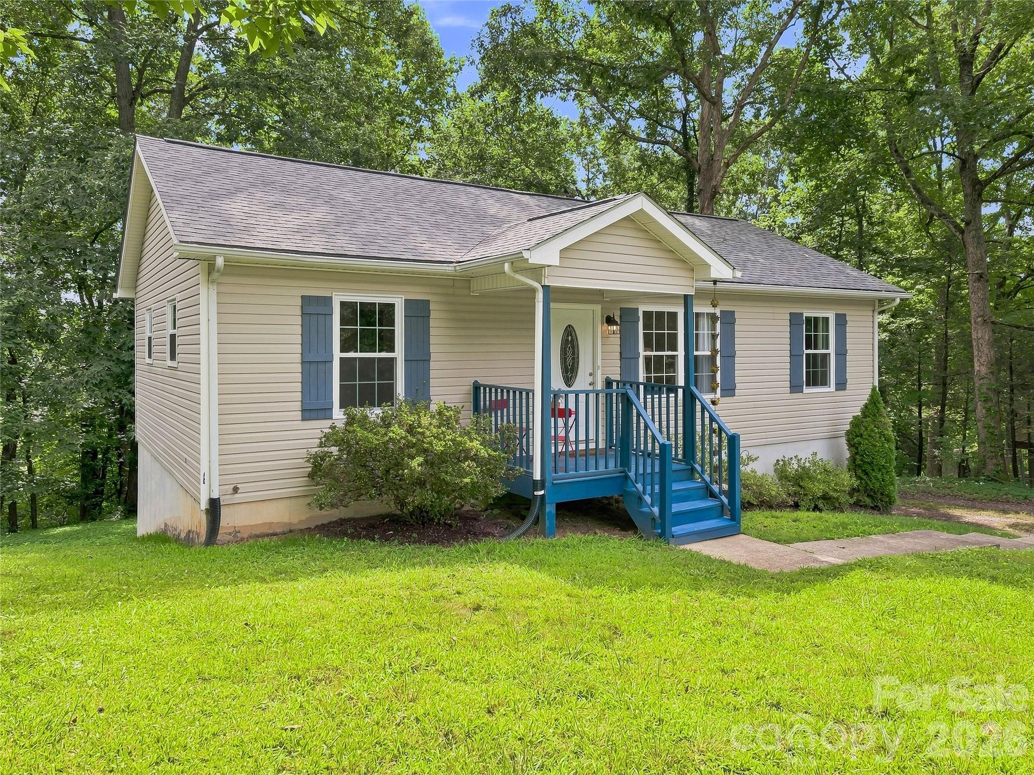 1019 Mountain Drive Property Photo 2