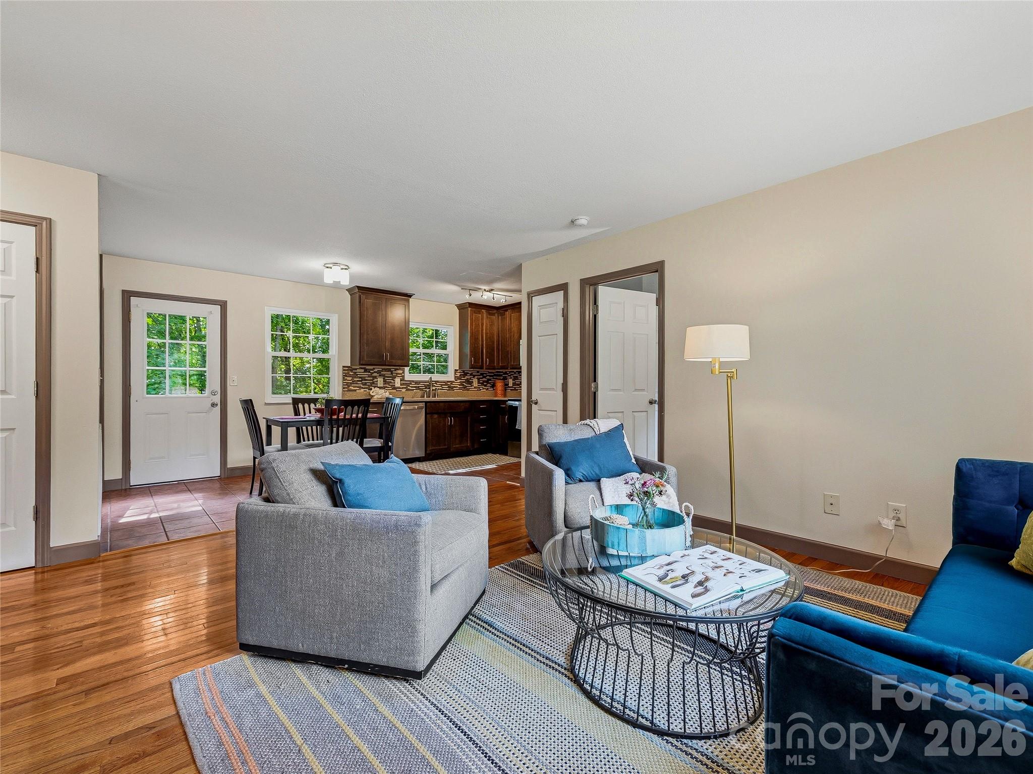 1019 Mountain Drive Property Photo 4