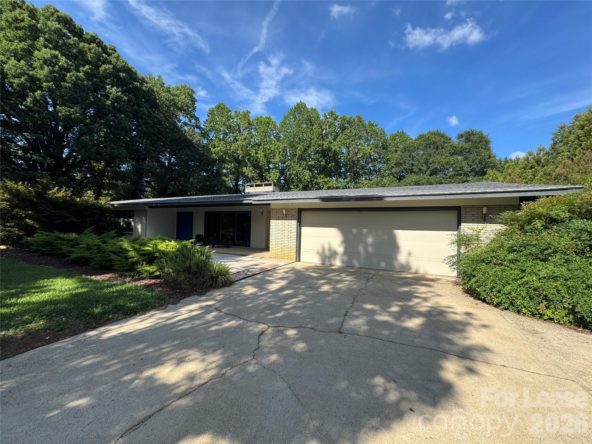 2015 S Point Road Property Photo 1