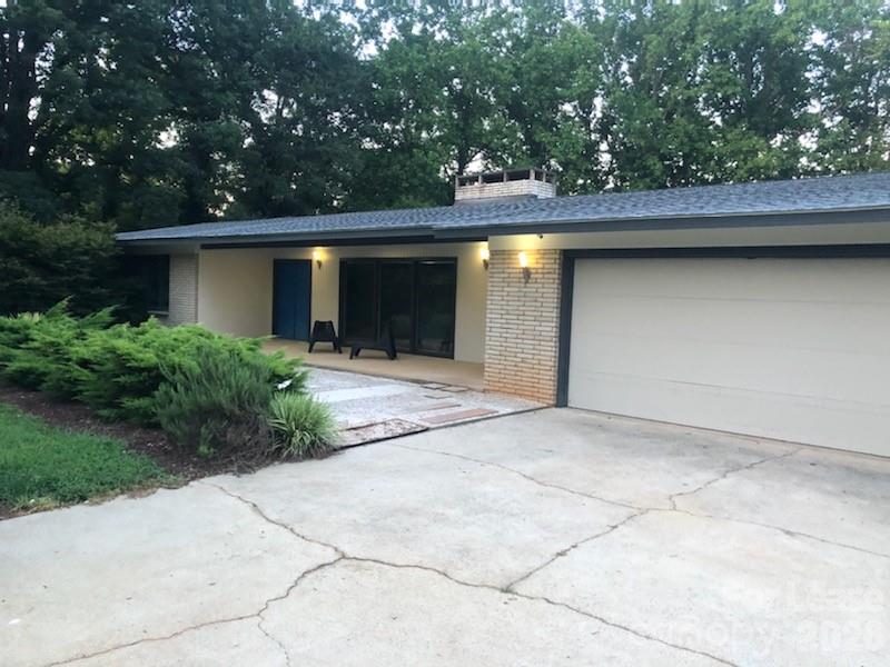2015 S Point Road Property Photo 2