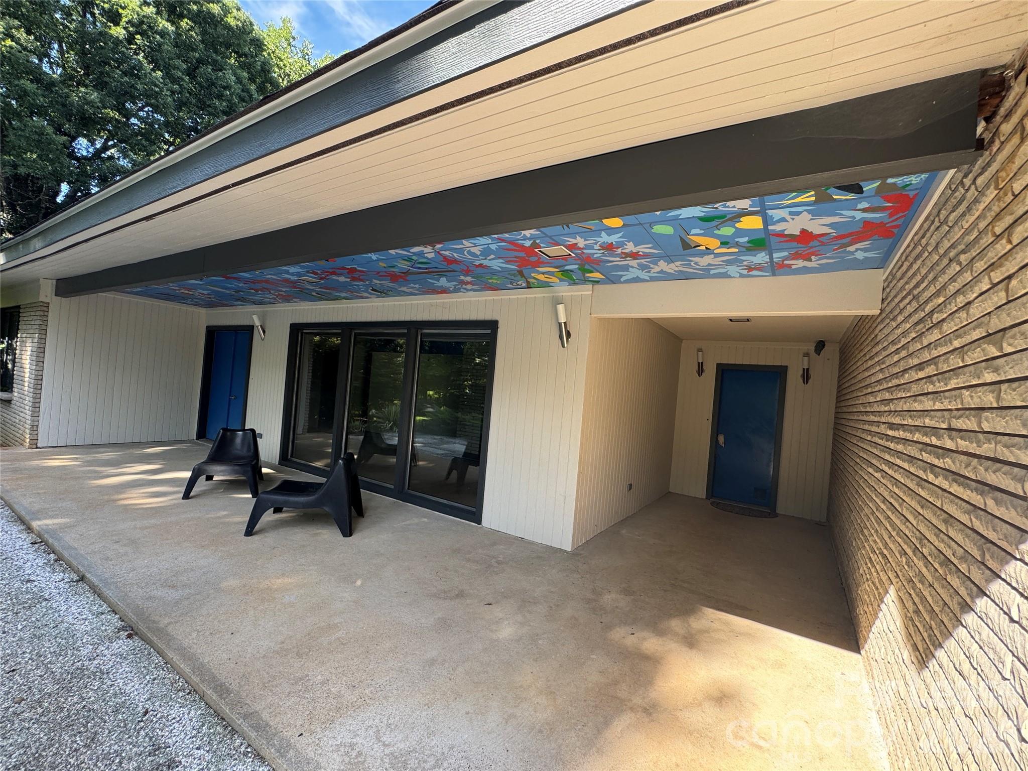 2015 S Point Road Property Photo 3