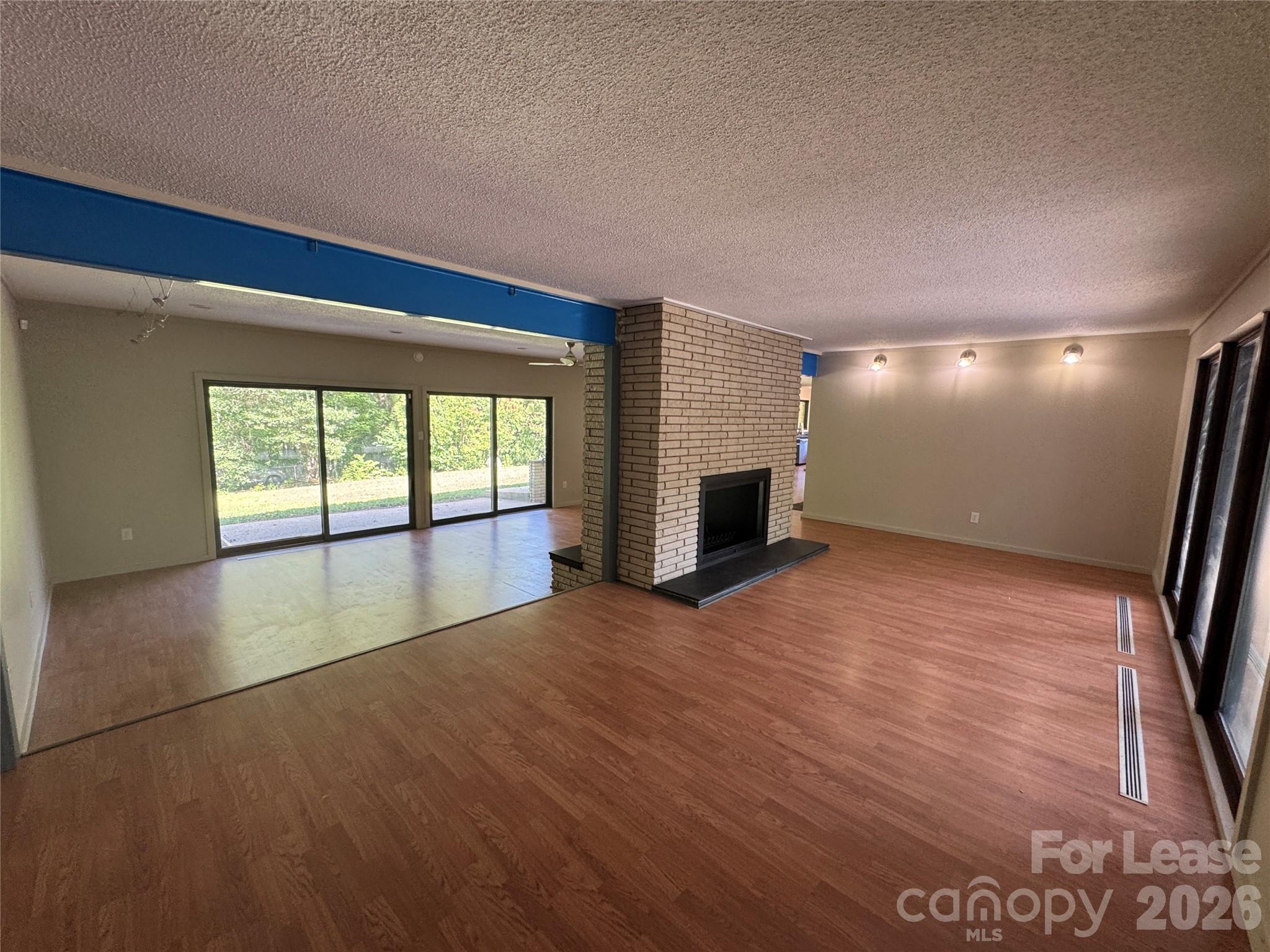 2015 S Point Road Property Photo 4