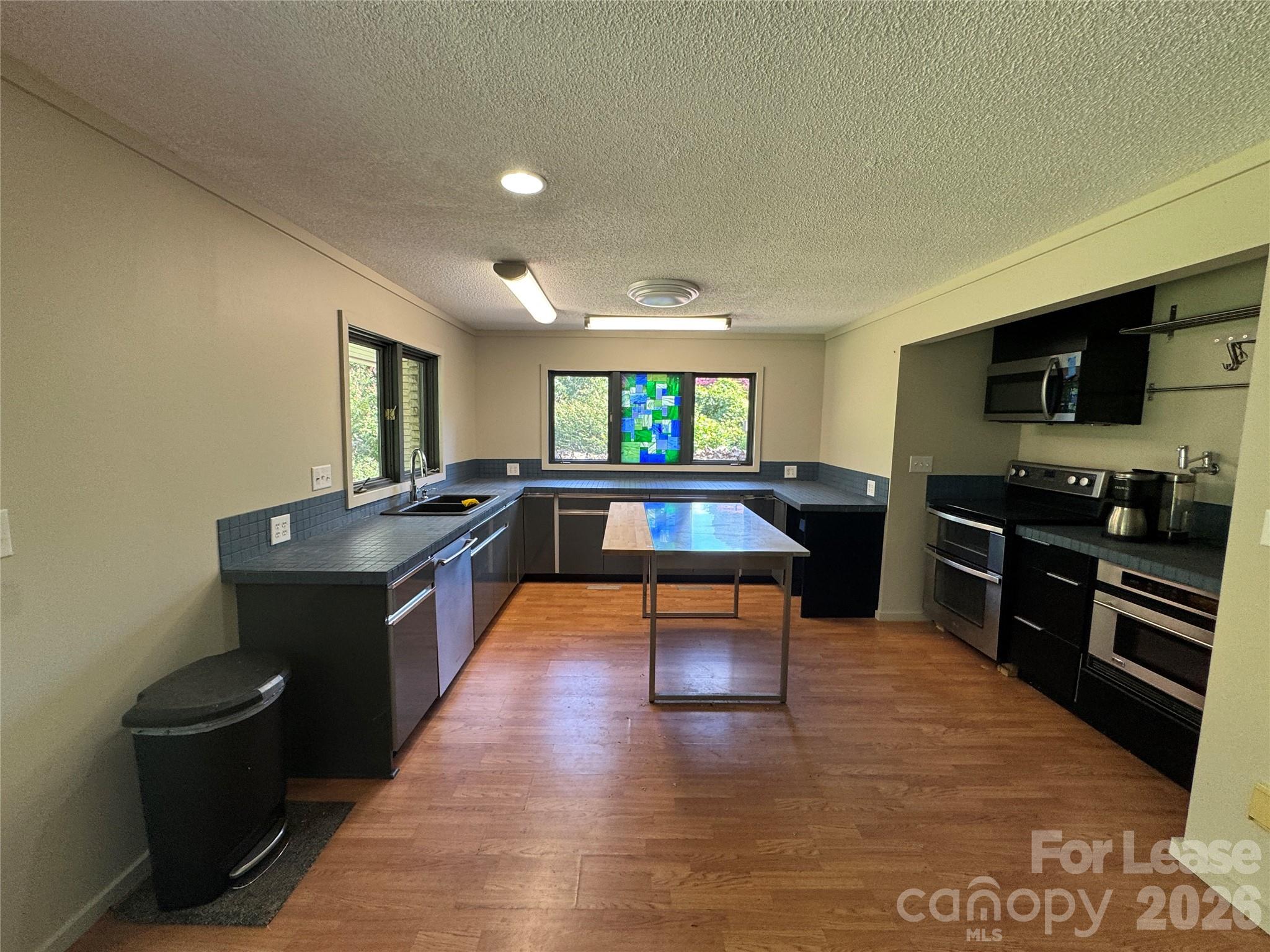 2015 S Point Road Property Photo 7