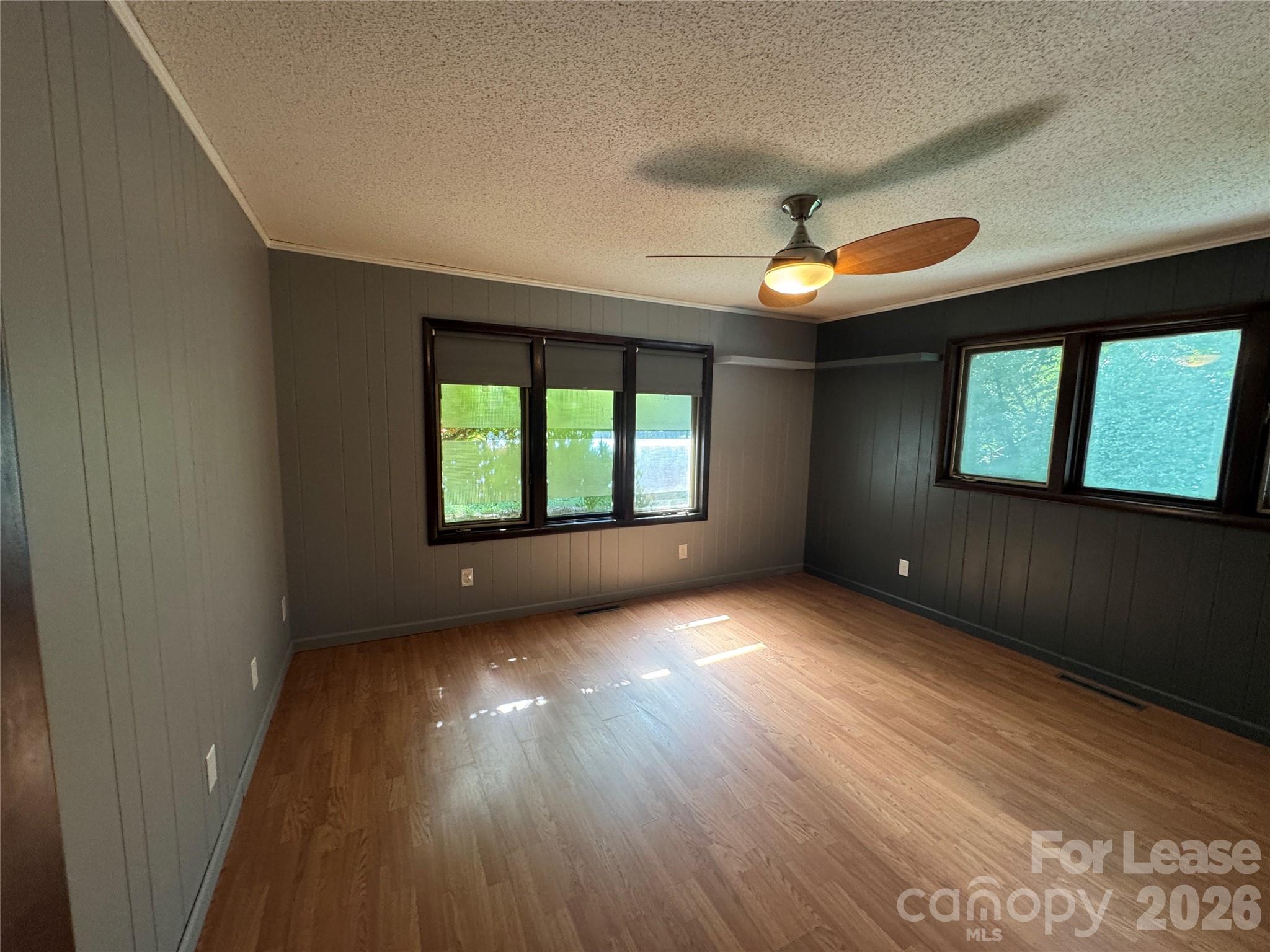 2015 S Point Road Property Photo 12