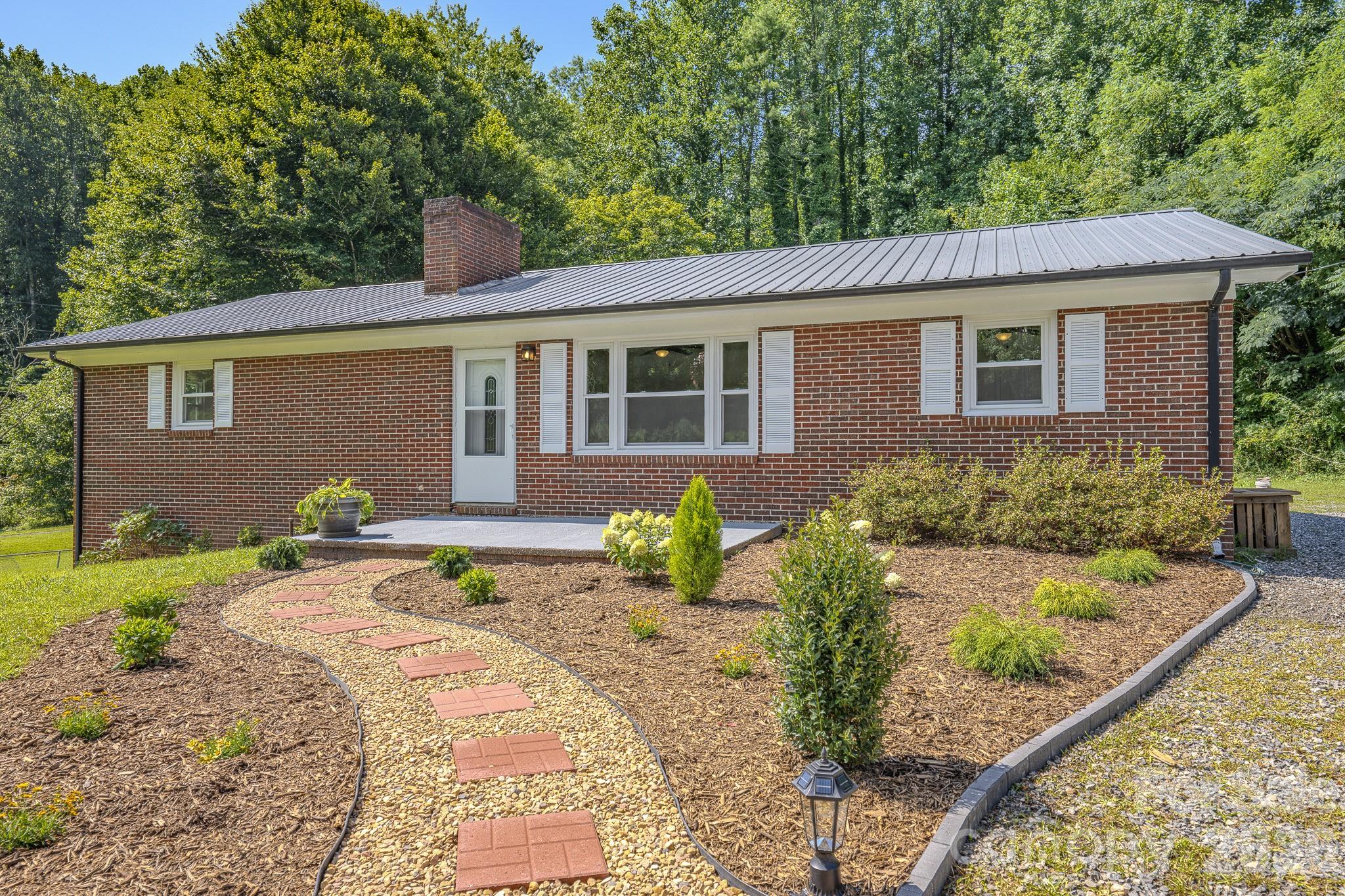 8525 Us 25/70 Highway Property Photo 1