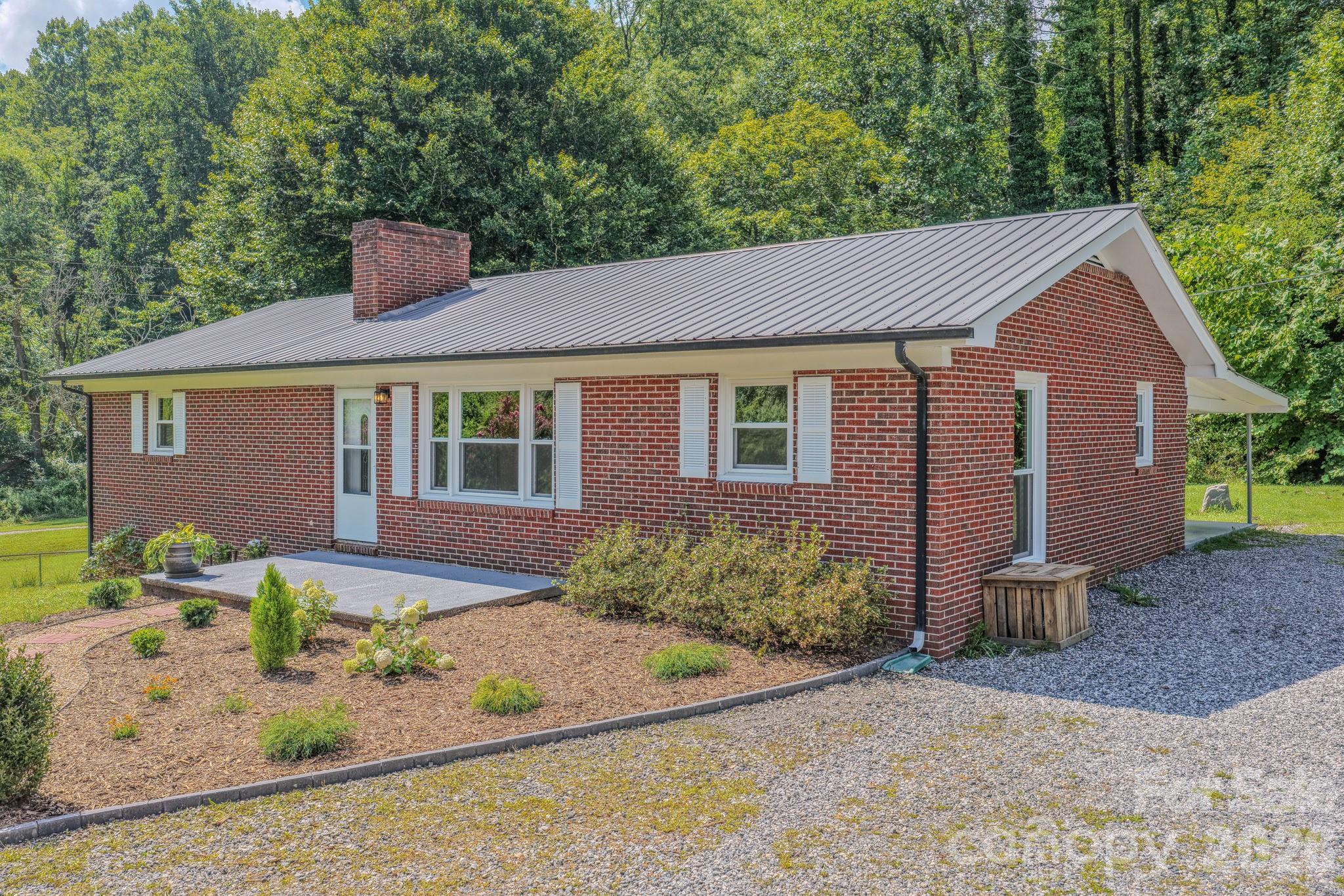 8525 Us 25/70 Highway Property Photo 2