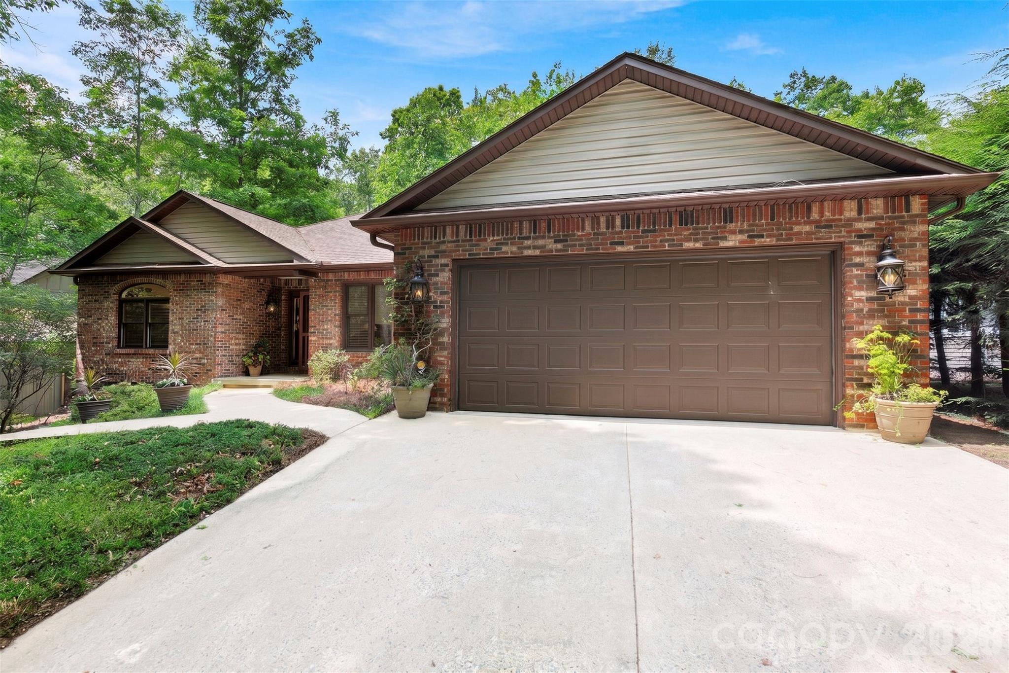 542 Soquili Drive Property Photo 2