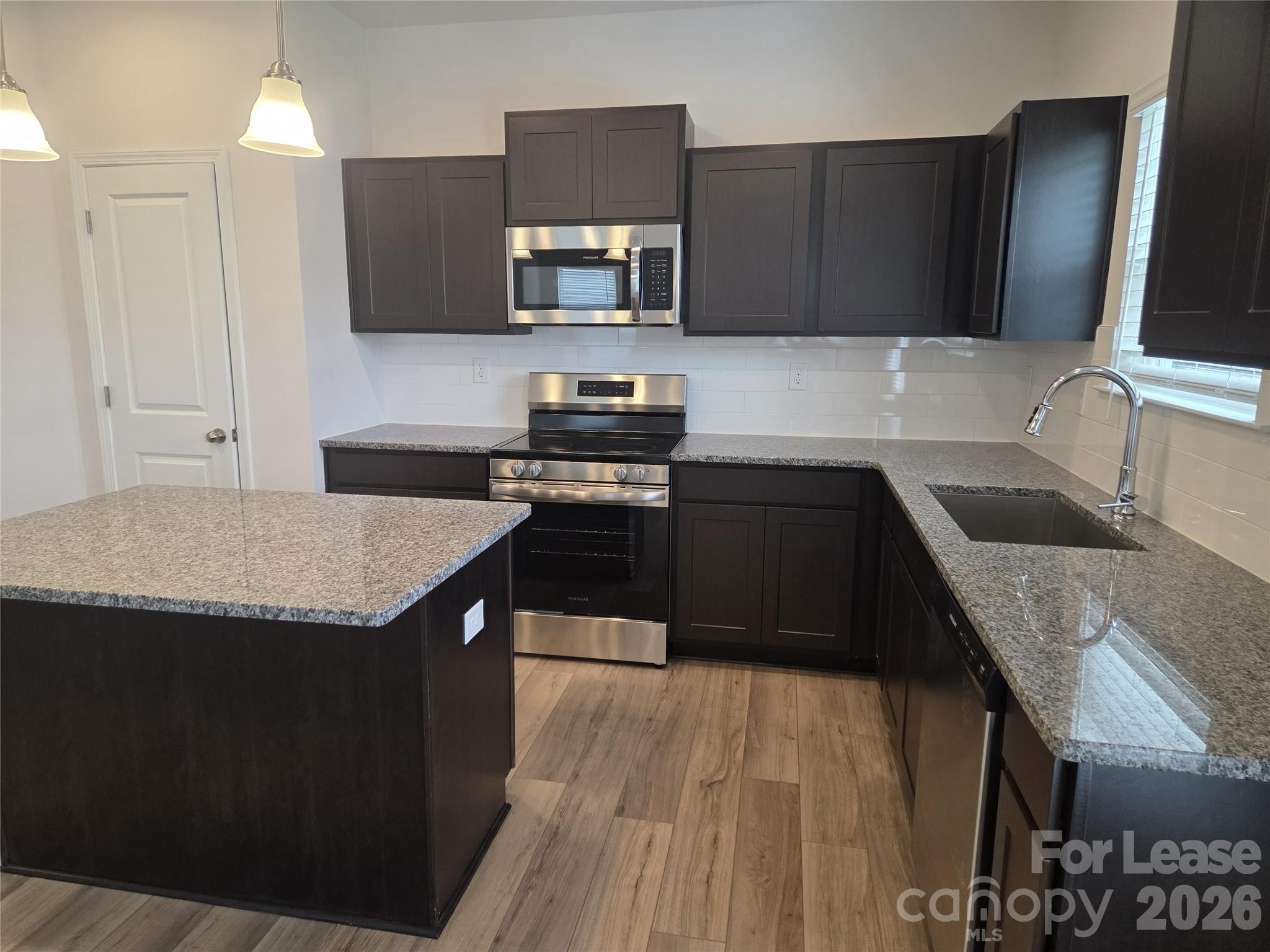 5678 Hagler Loop Property Photo 2