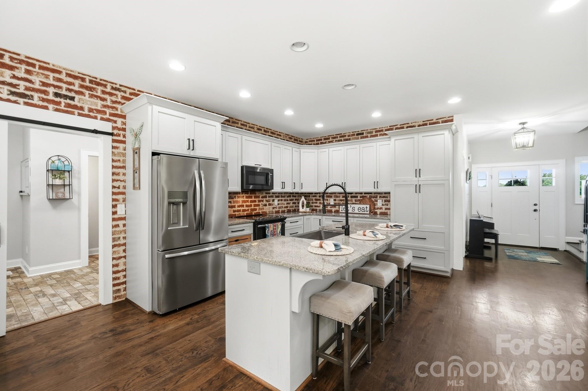 4203 Sincerity Road Property Photo 7