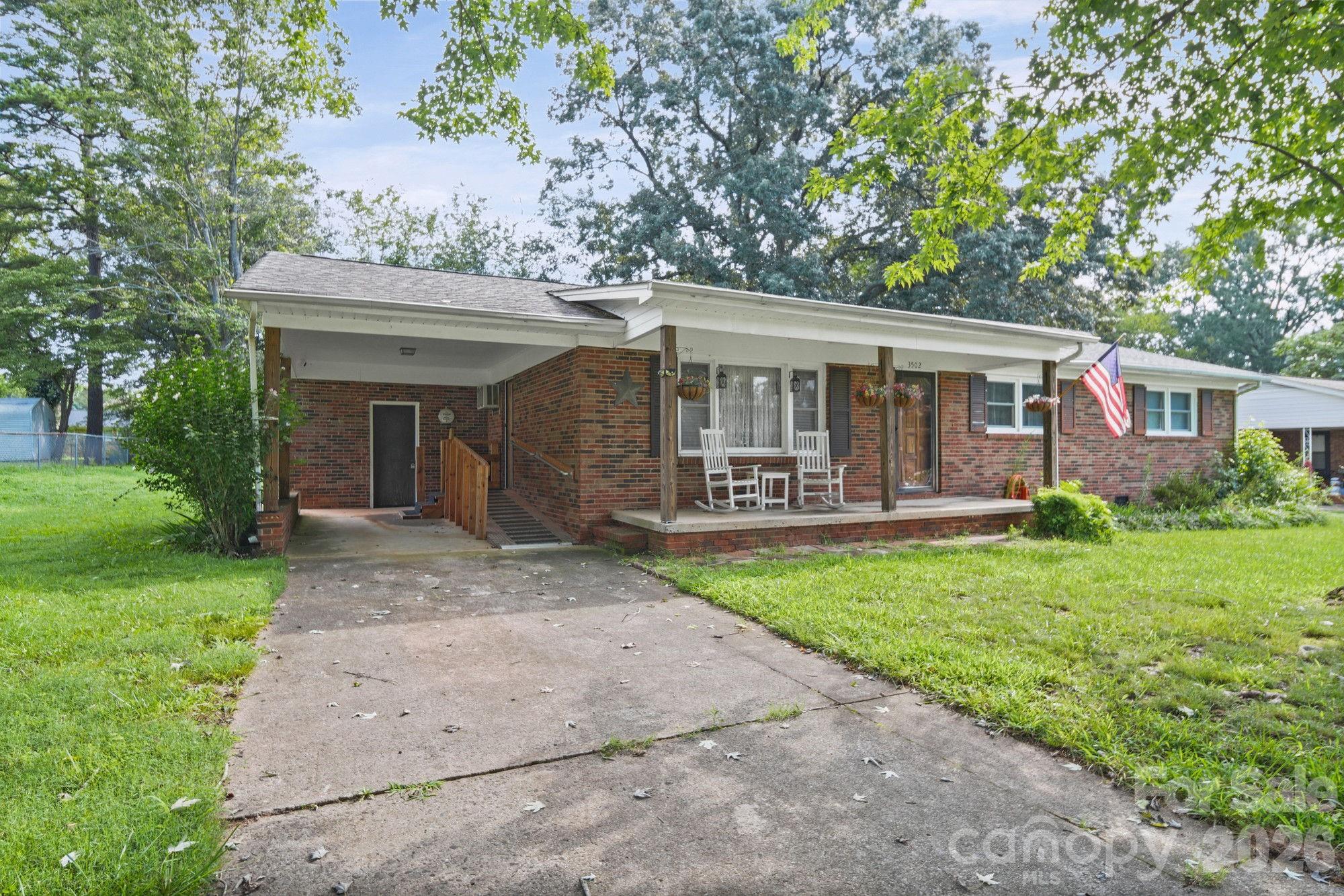 3502 Merry Oaks Lane Property Photo 2