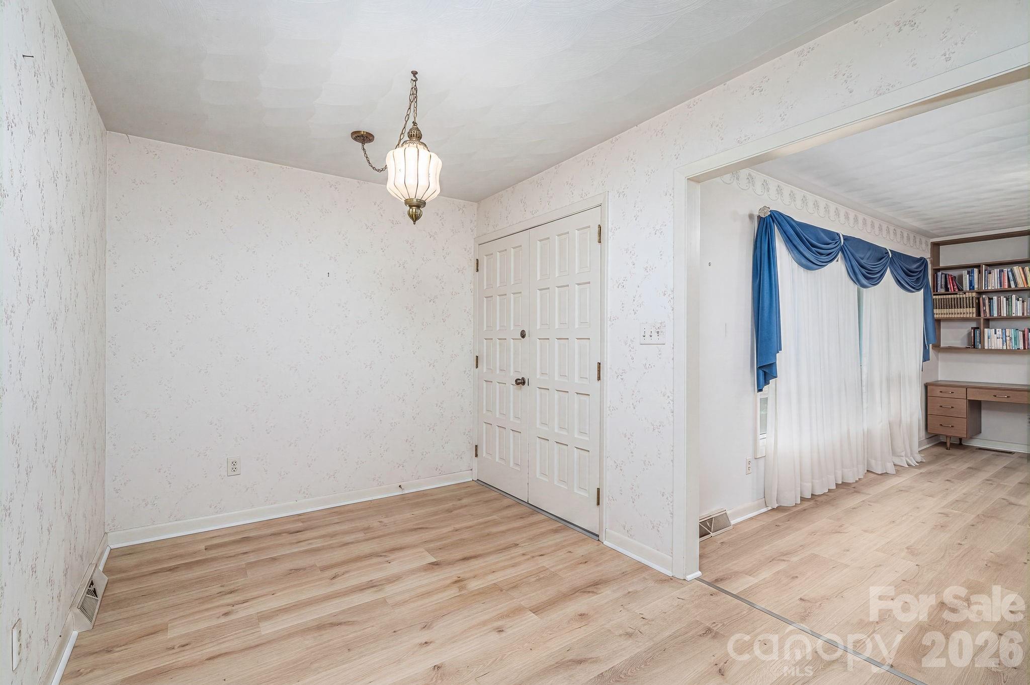2542 E Nc 10 Highway Property Photo 4