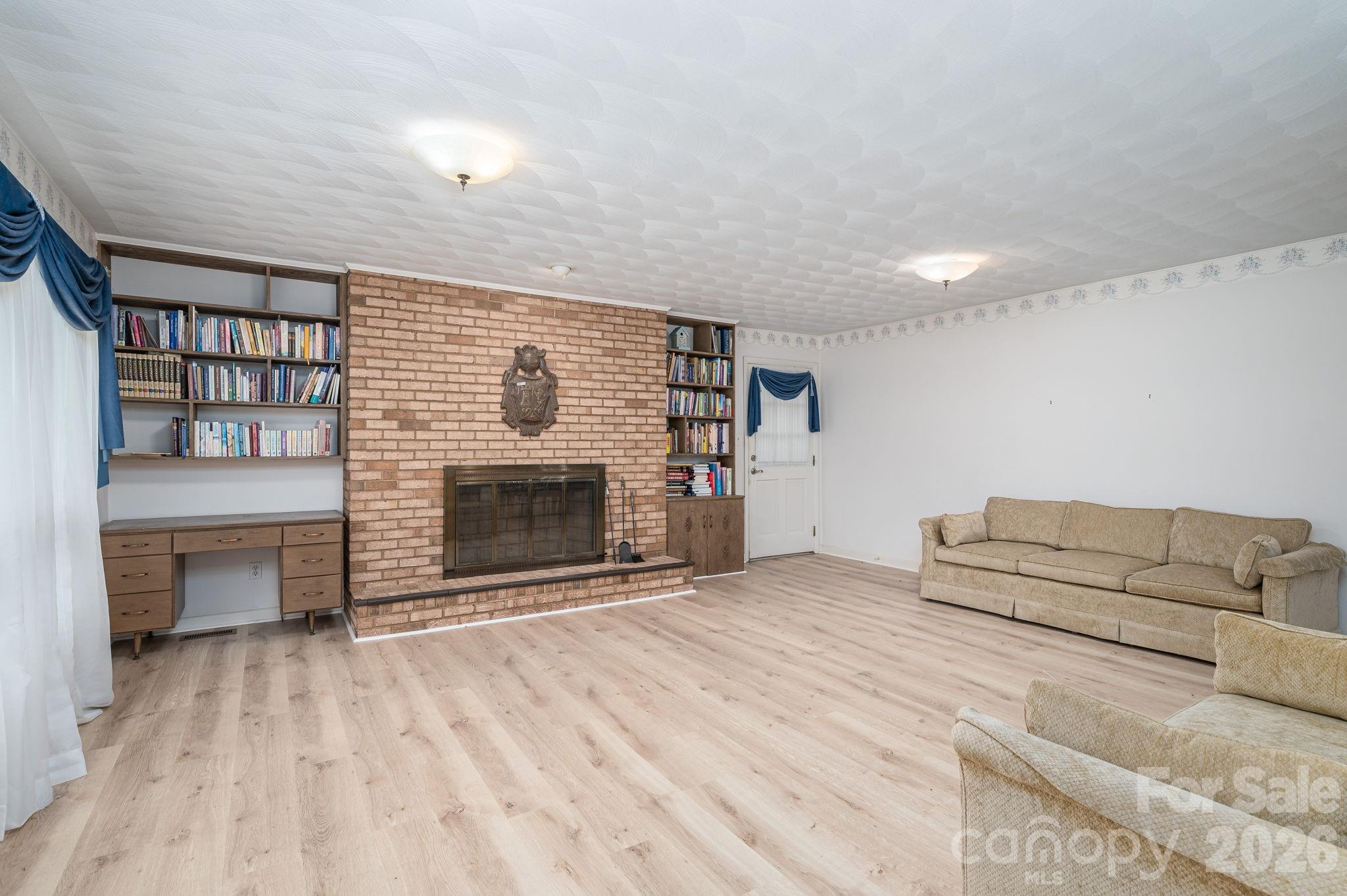 2542 E Nc 10 Highway Property Photo 6