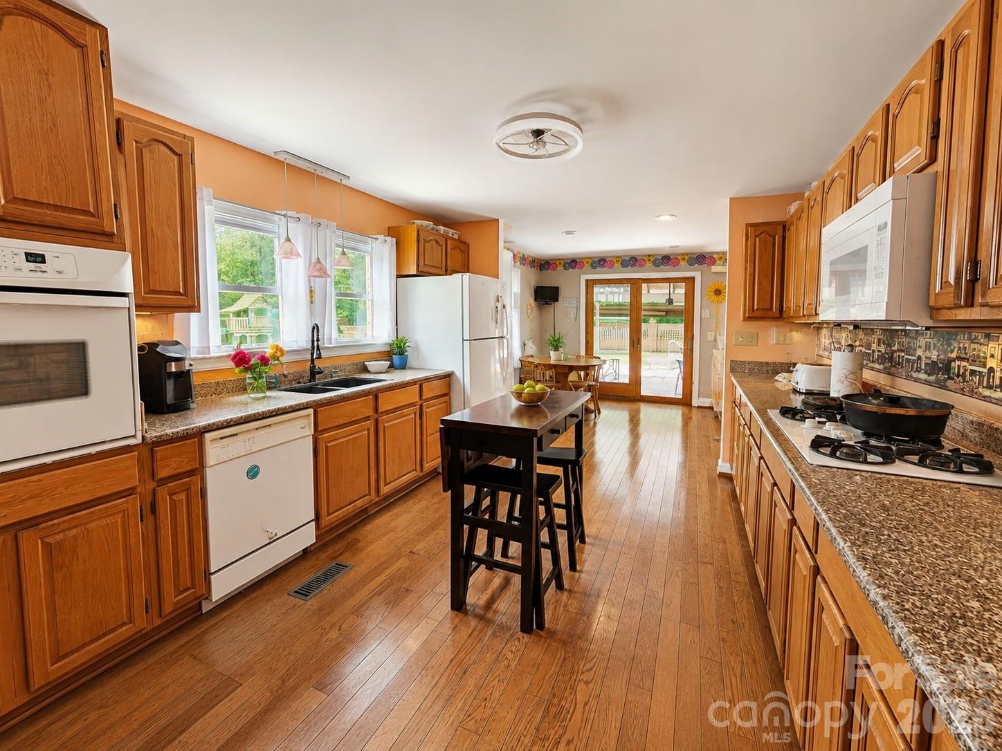 907 Sikes Mill Road Property Photo 7