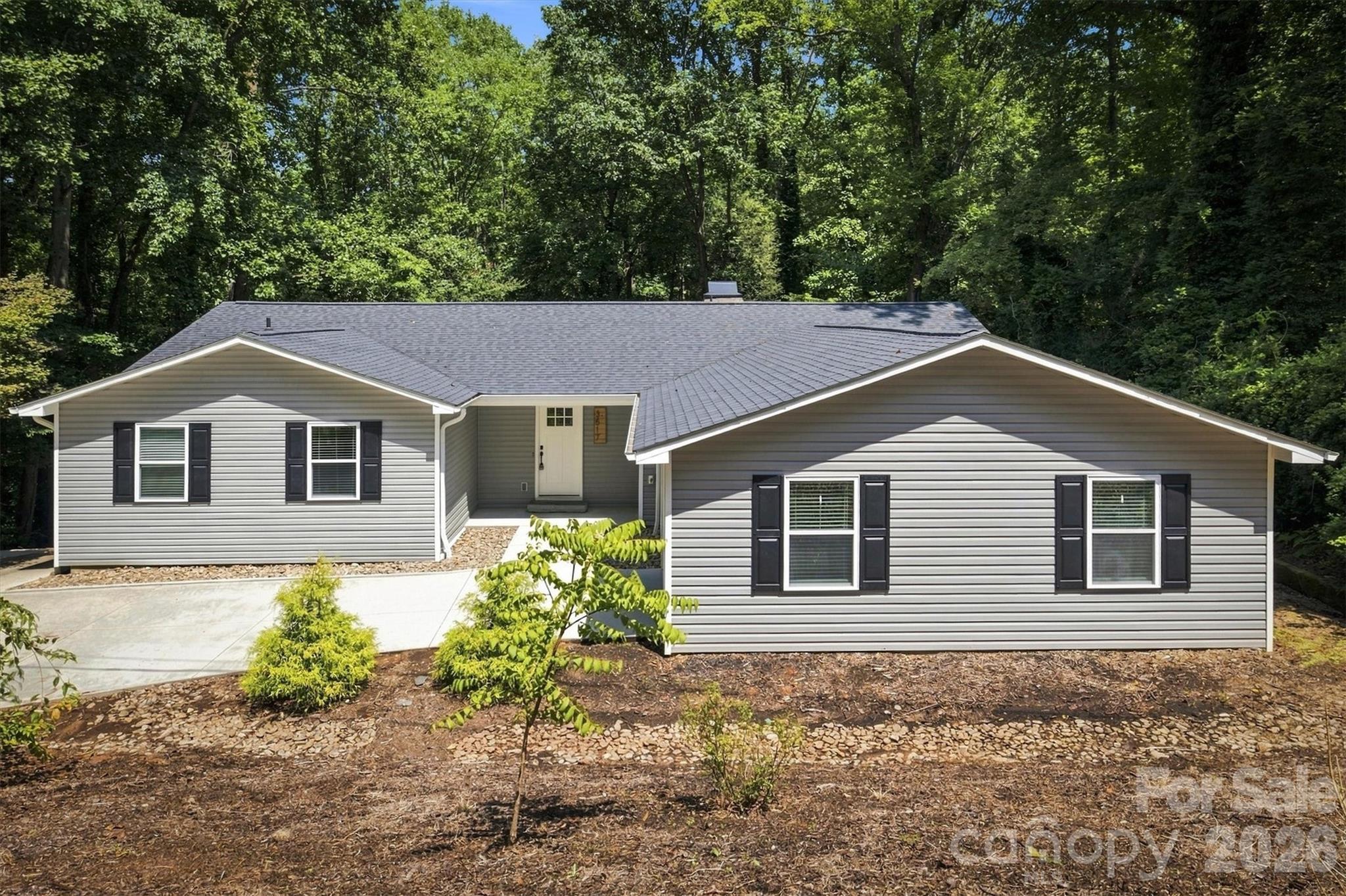 3517 Crestwood Drive Property Photo 2