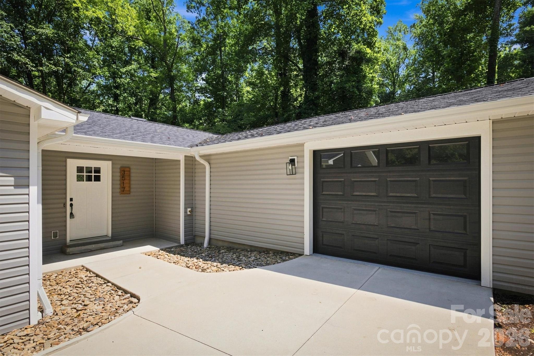 3517 Crestwood Drive Property Photo 4