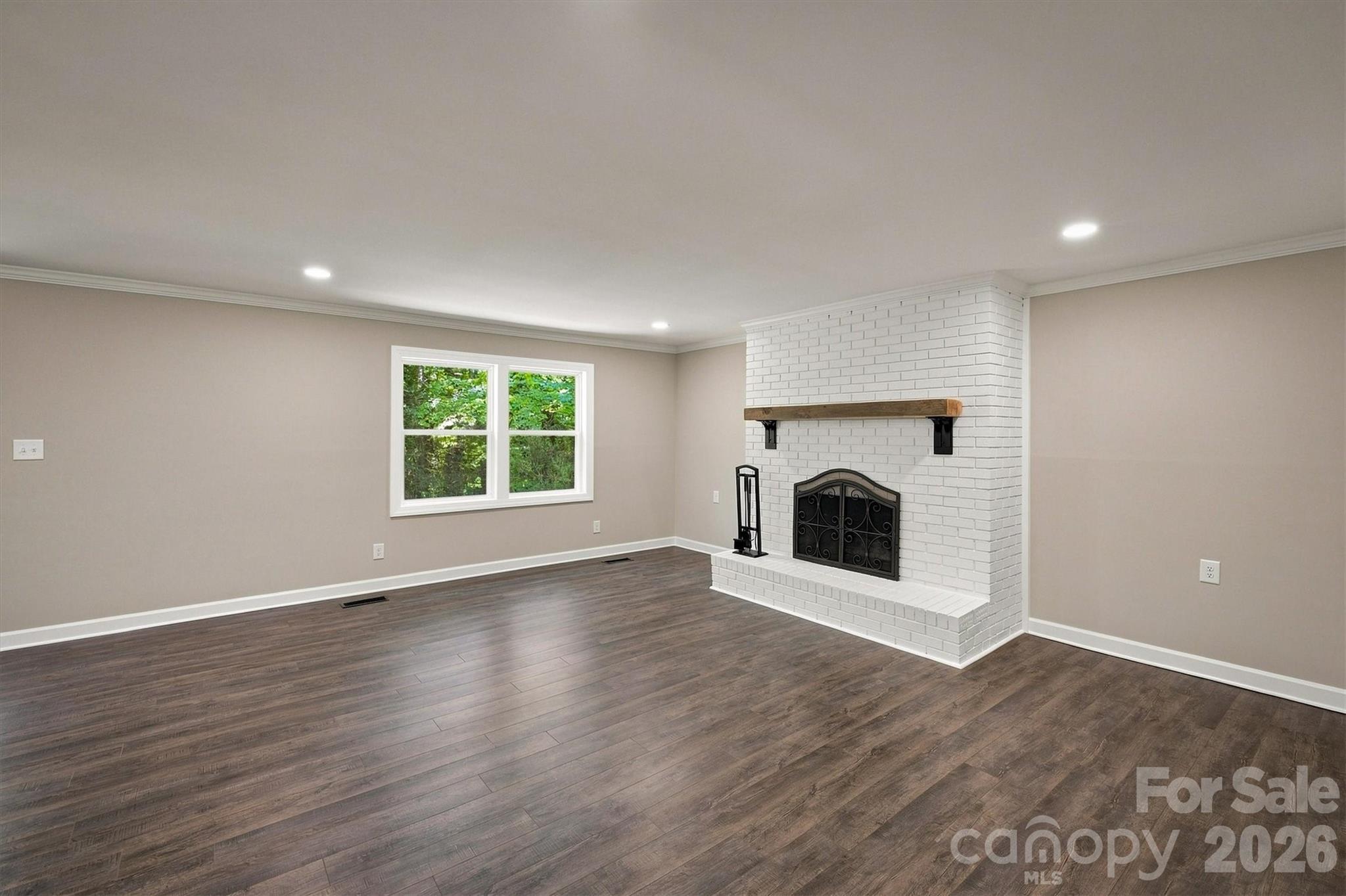3517 Crestwood Drive Property Photo 9