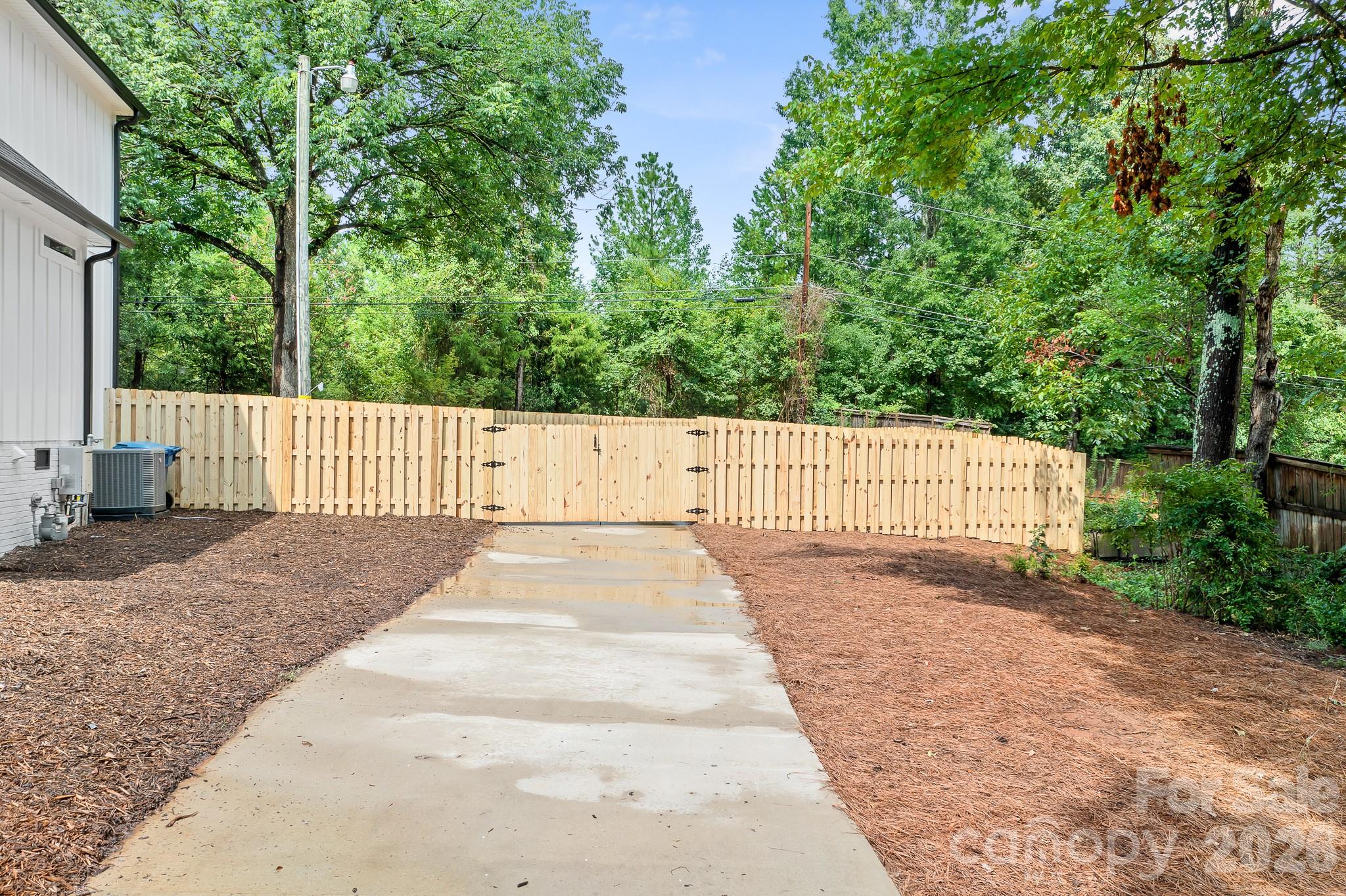 13121 Graymist Drive Property Photo 4