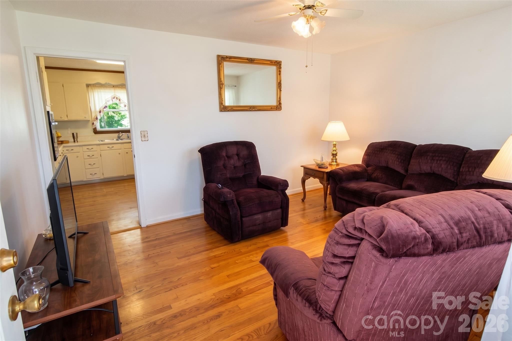 2637 Paula Drive Property Photo 3