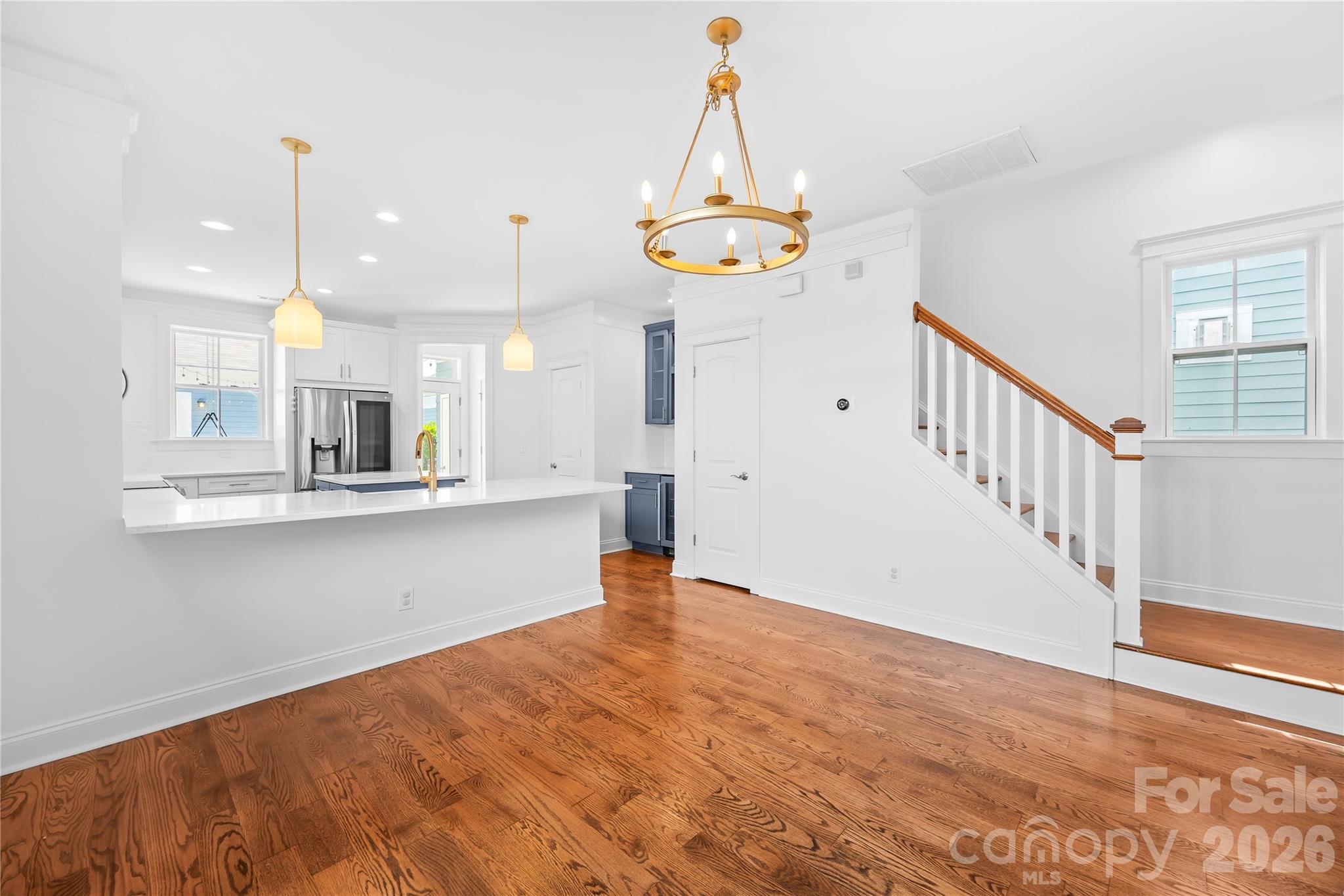 711 E 8th Street Property Photo 12