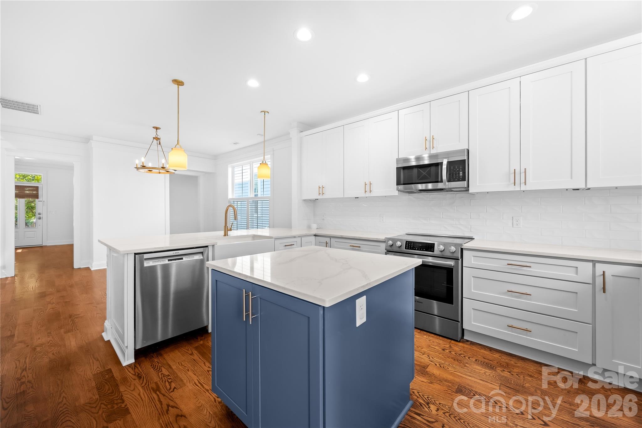 711 E 8th Street Property Photo 14