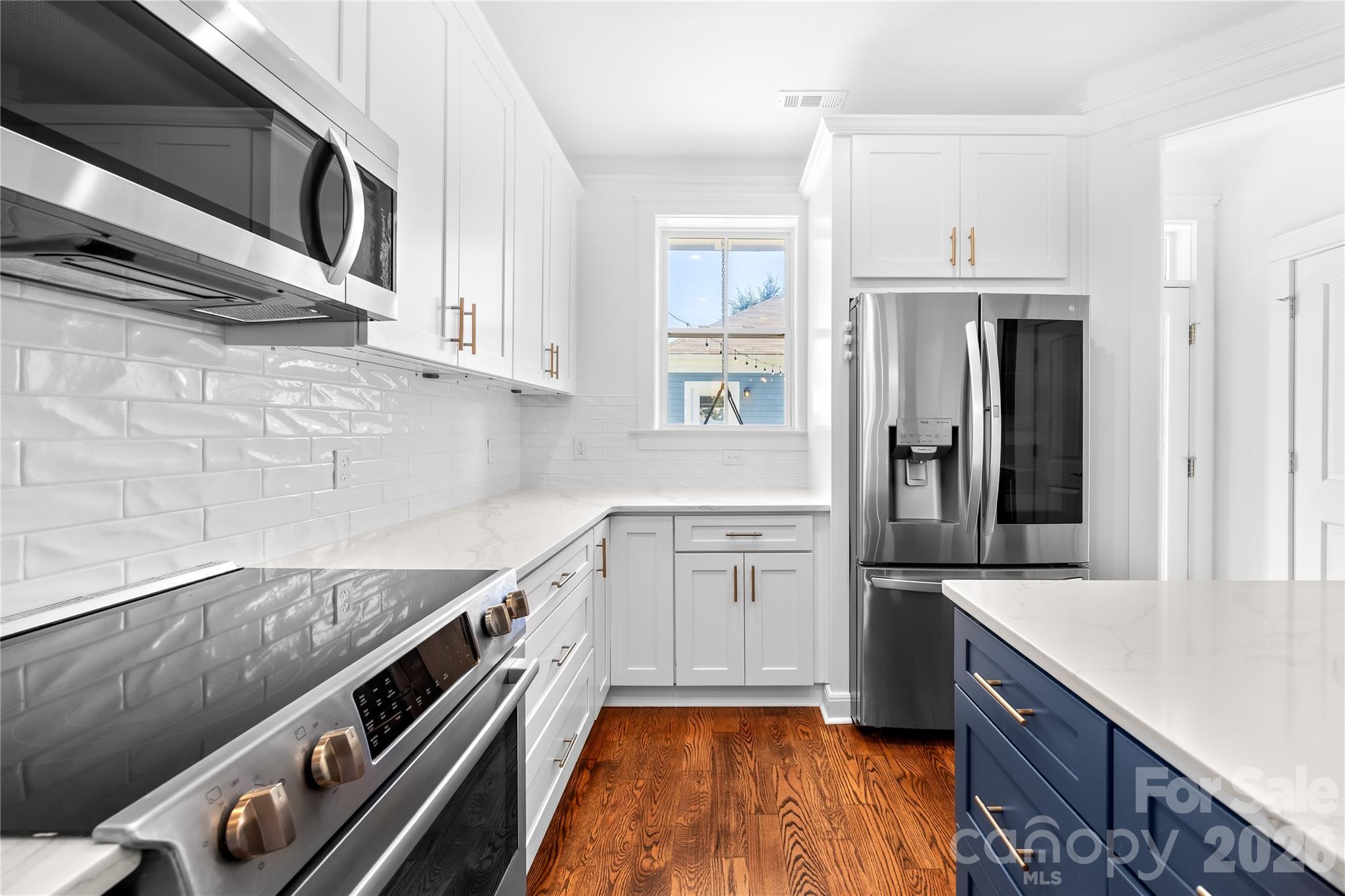 711 E 8th Street Property Photo 16