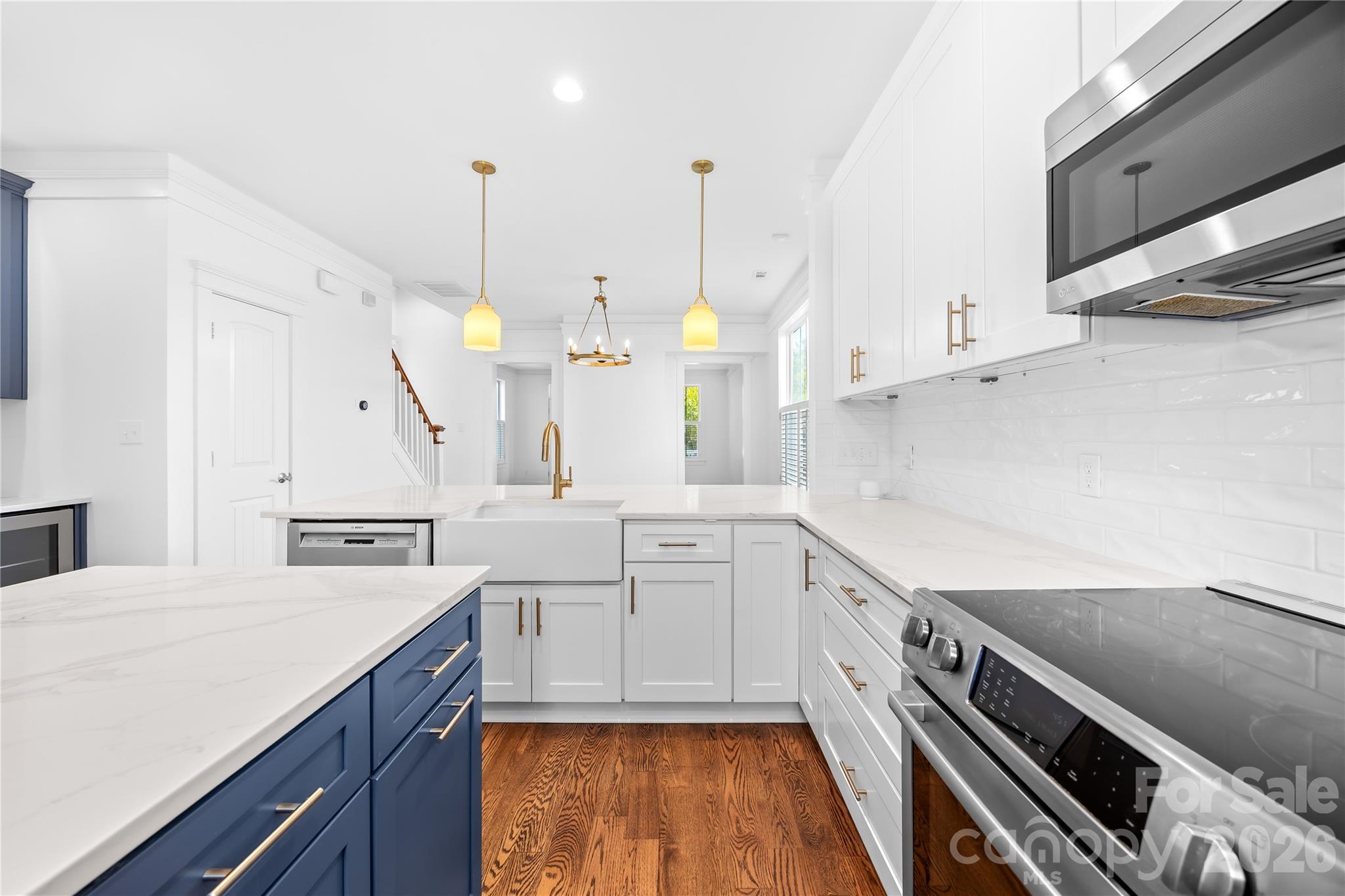 711 E 8th Street Property Photo 17