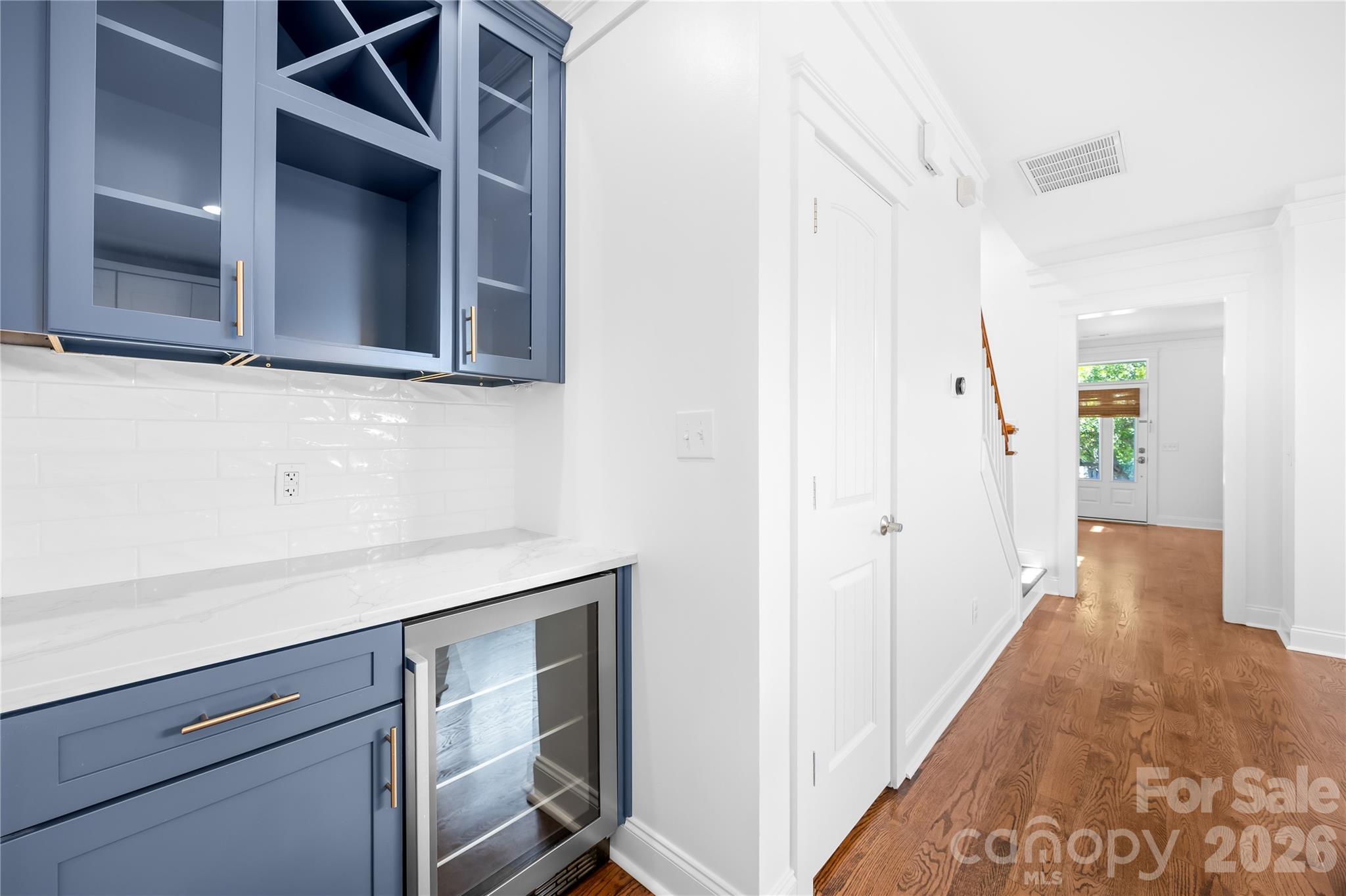 711 E 8th Street Property Photo 19