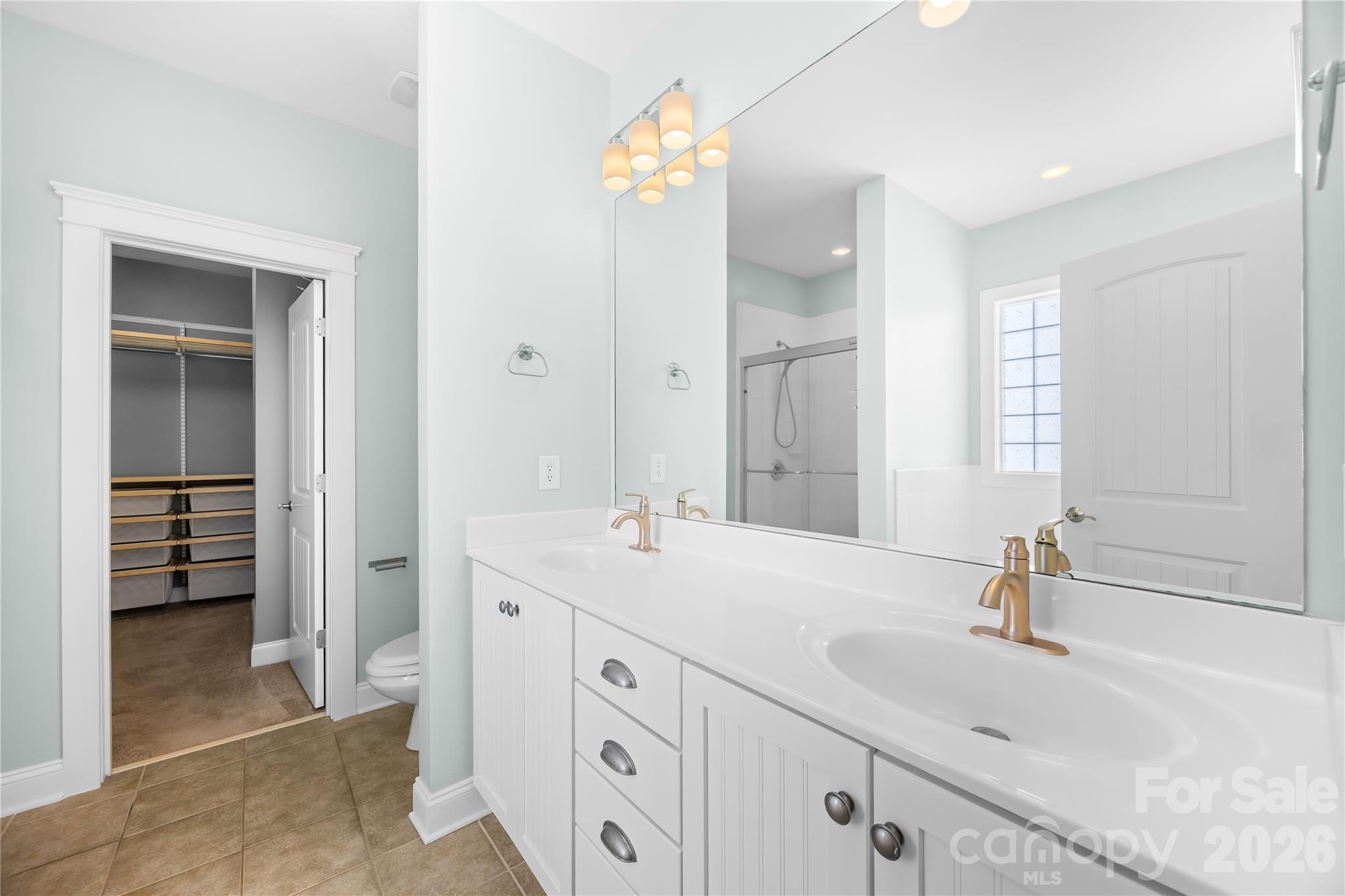 711 E 8th Street Property Photo 29