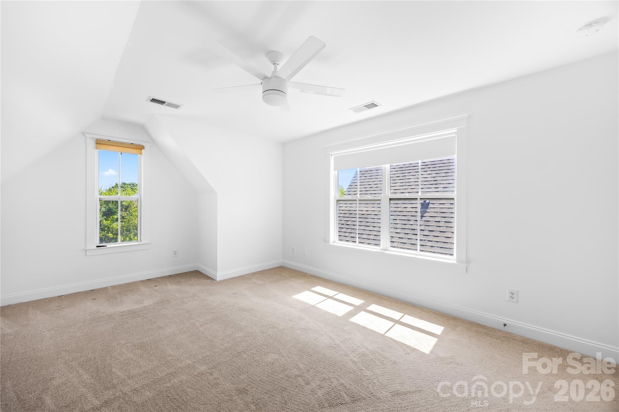 711 E 8th Street Property Photo 34