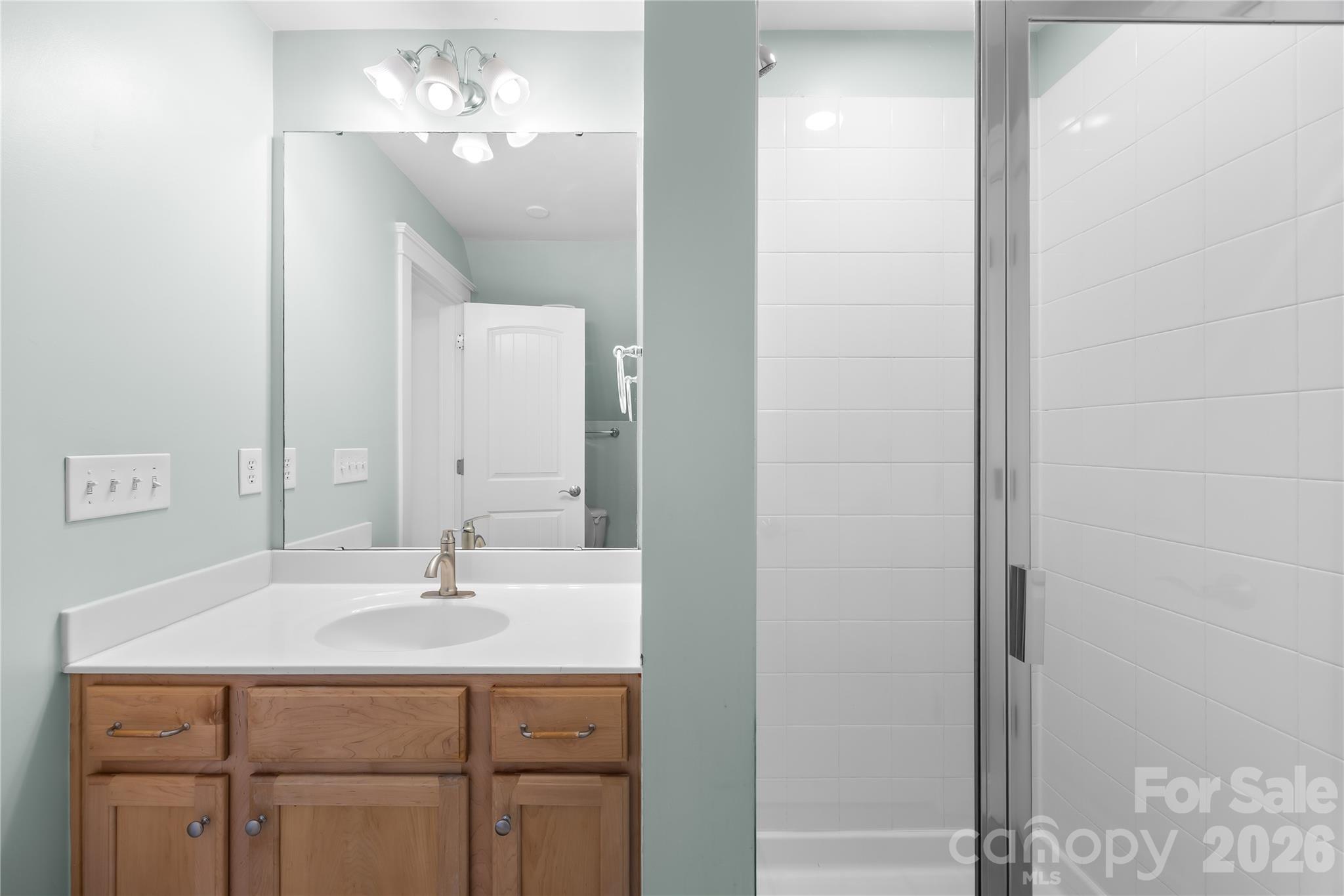 711 E 8th Street Property Photo 35