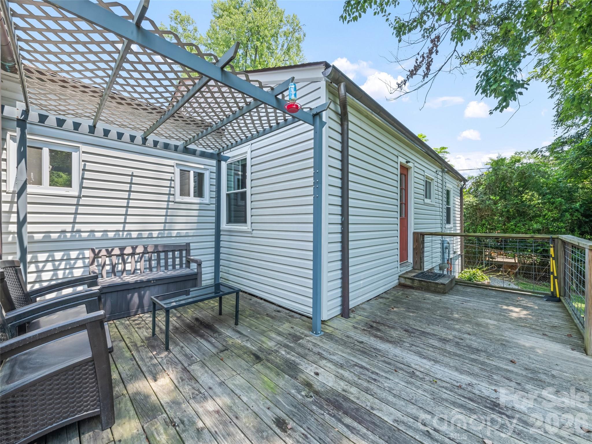 1909 Arlington Place Property Photo 5