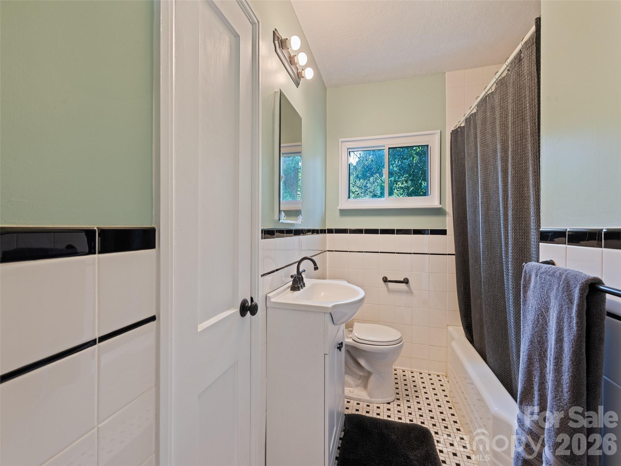 1909 Arlington Place Property Photo 26