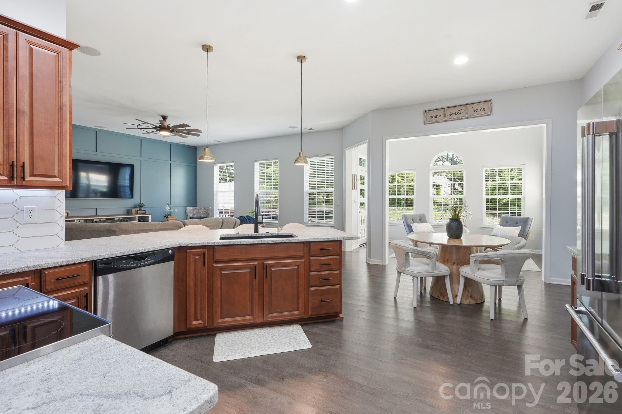4851 Summerside Drive Property Photo 11