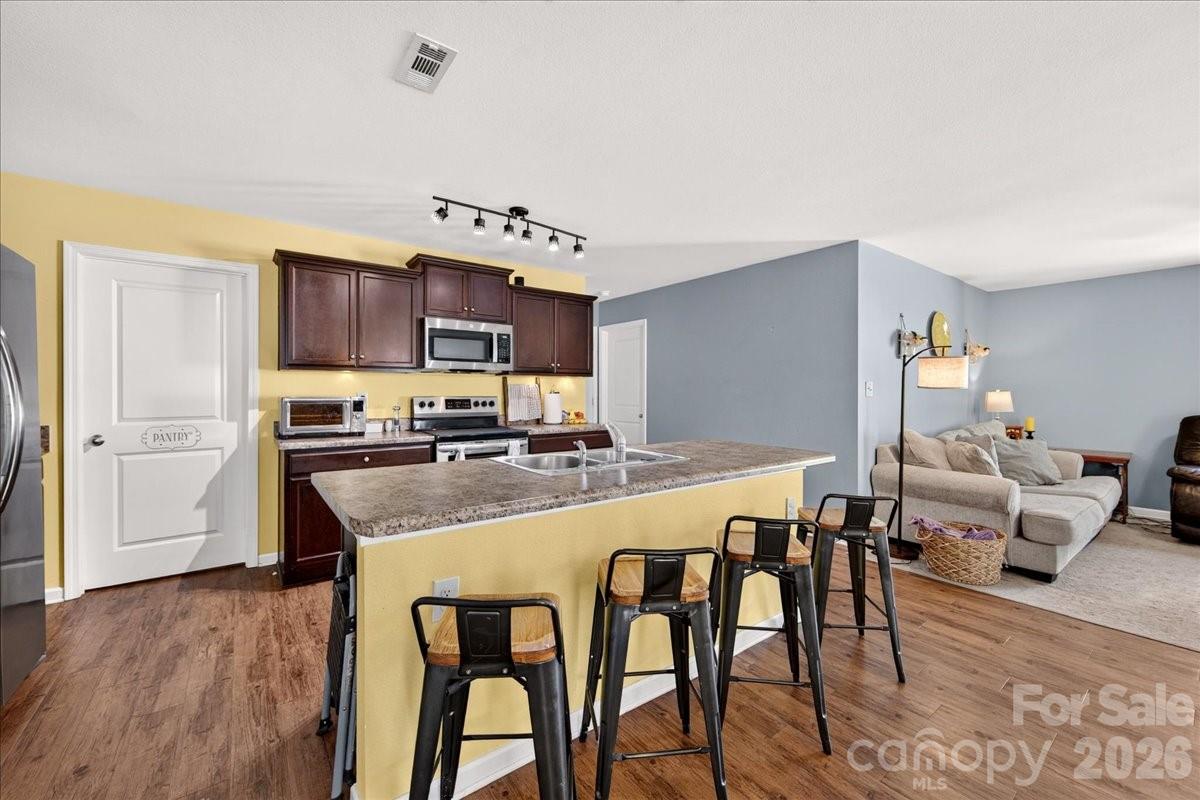 4033 Long Arrow Drive Property Photo 11