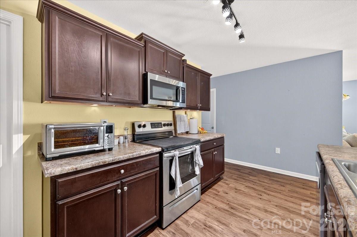 4033 Long Arrow Drive Property Photo 13