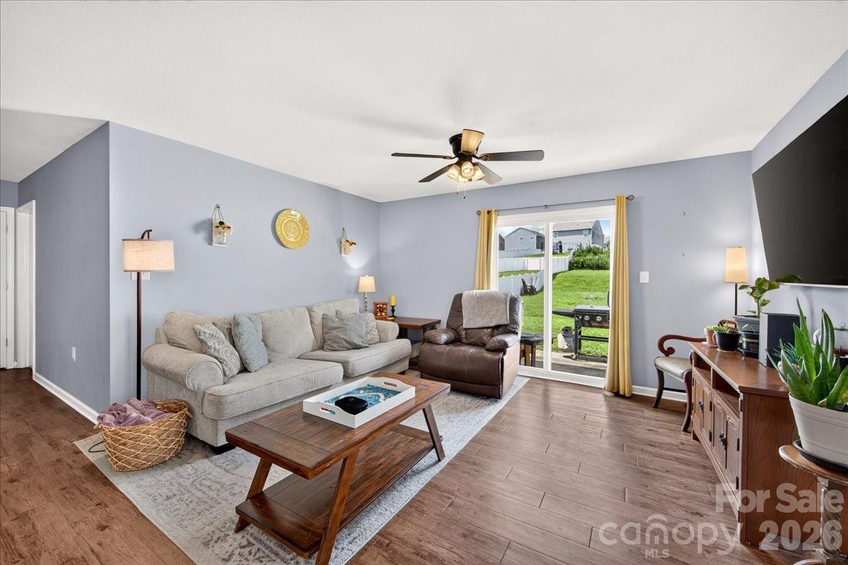 4033 Long Arrow Drive Property Photo 18