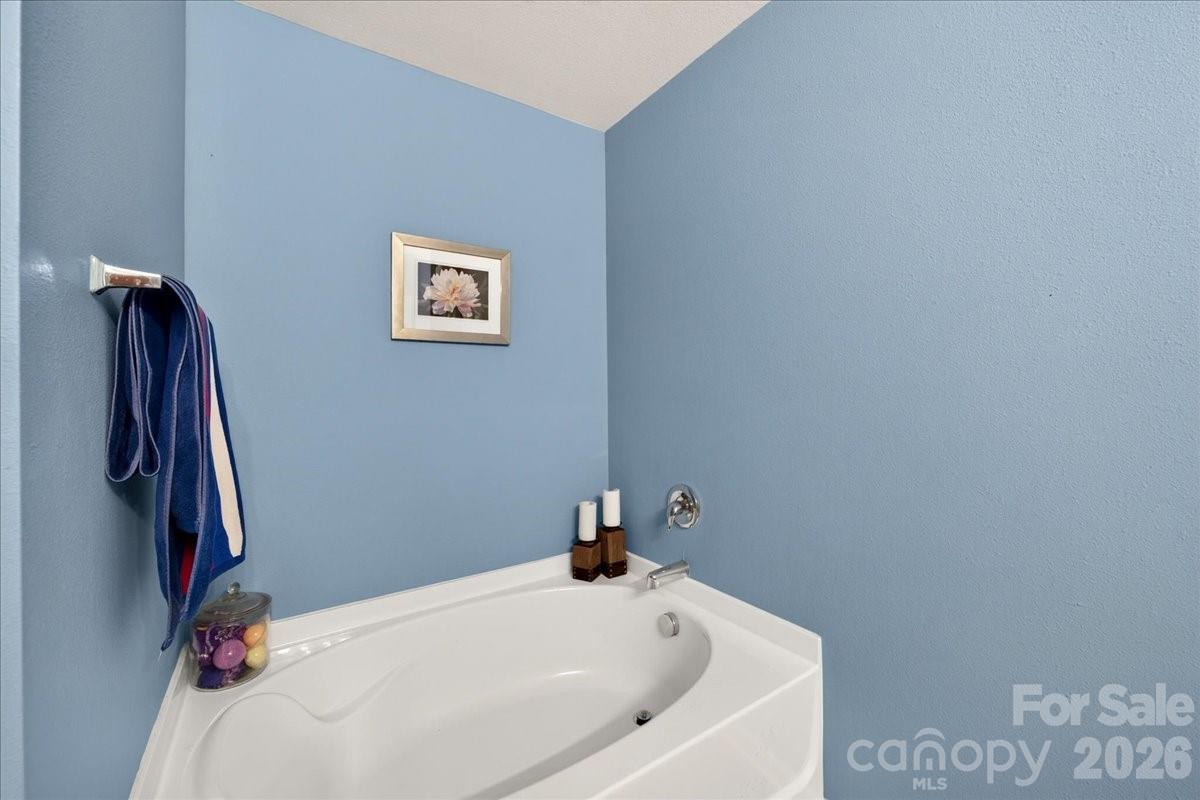 4033 Long Arrow Drive Property Photo 35