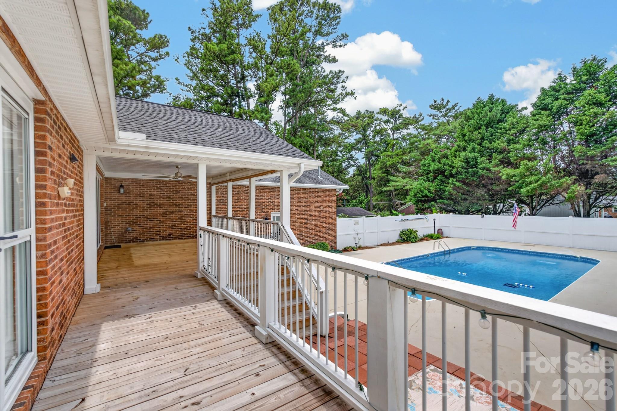 1344 Robbett Court Property Photo 2