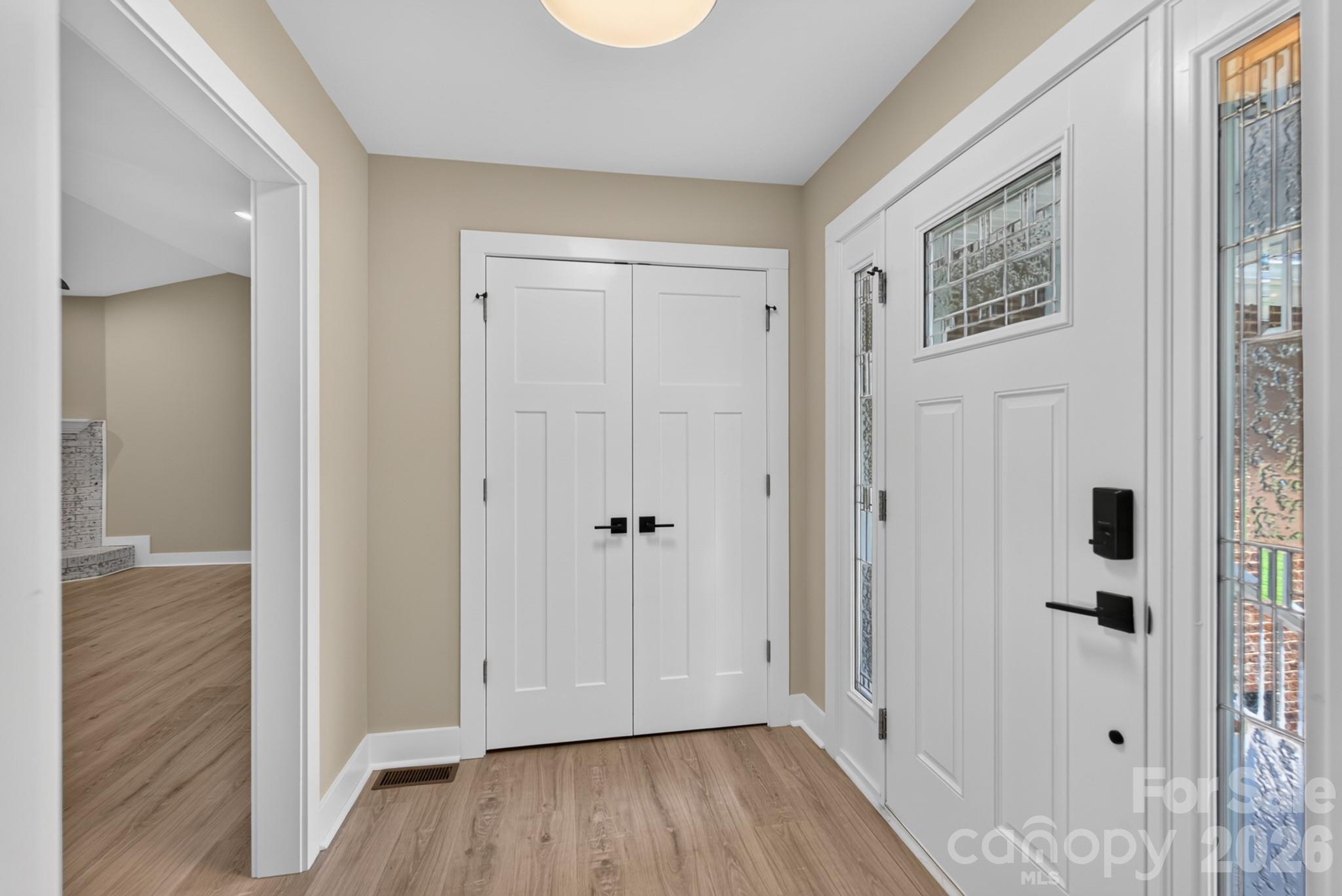 1344 Robbett Court Property Photo 6