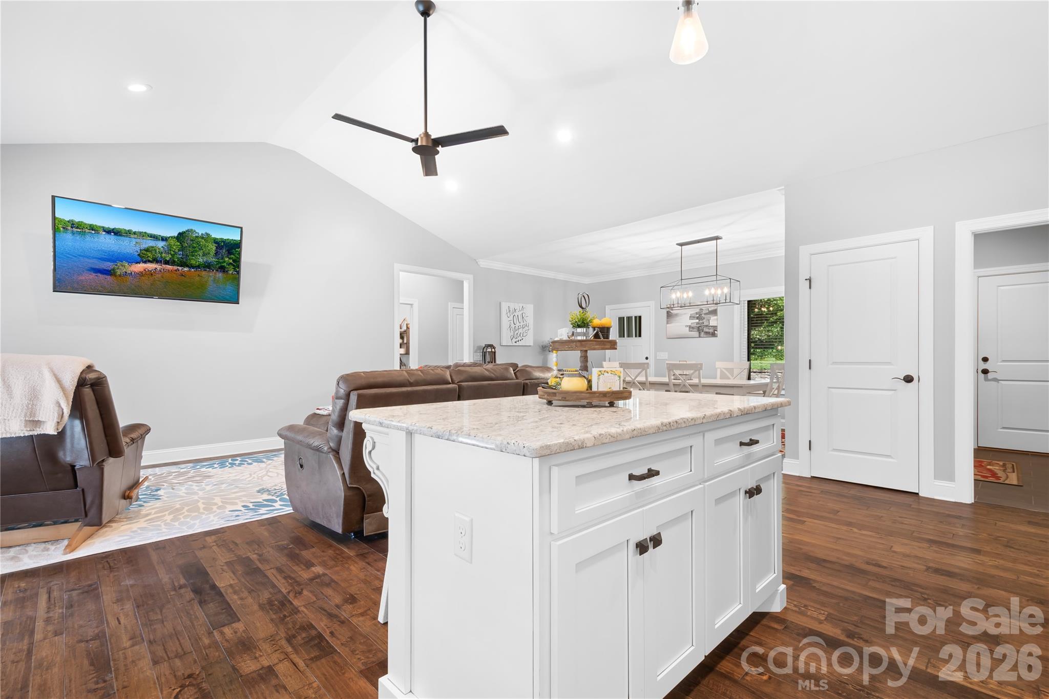 3931 Reid Circle Property Photo 6