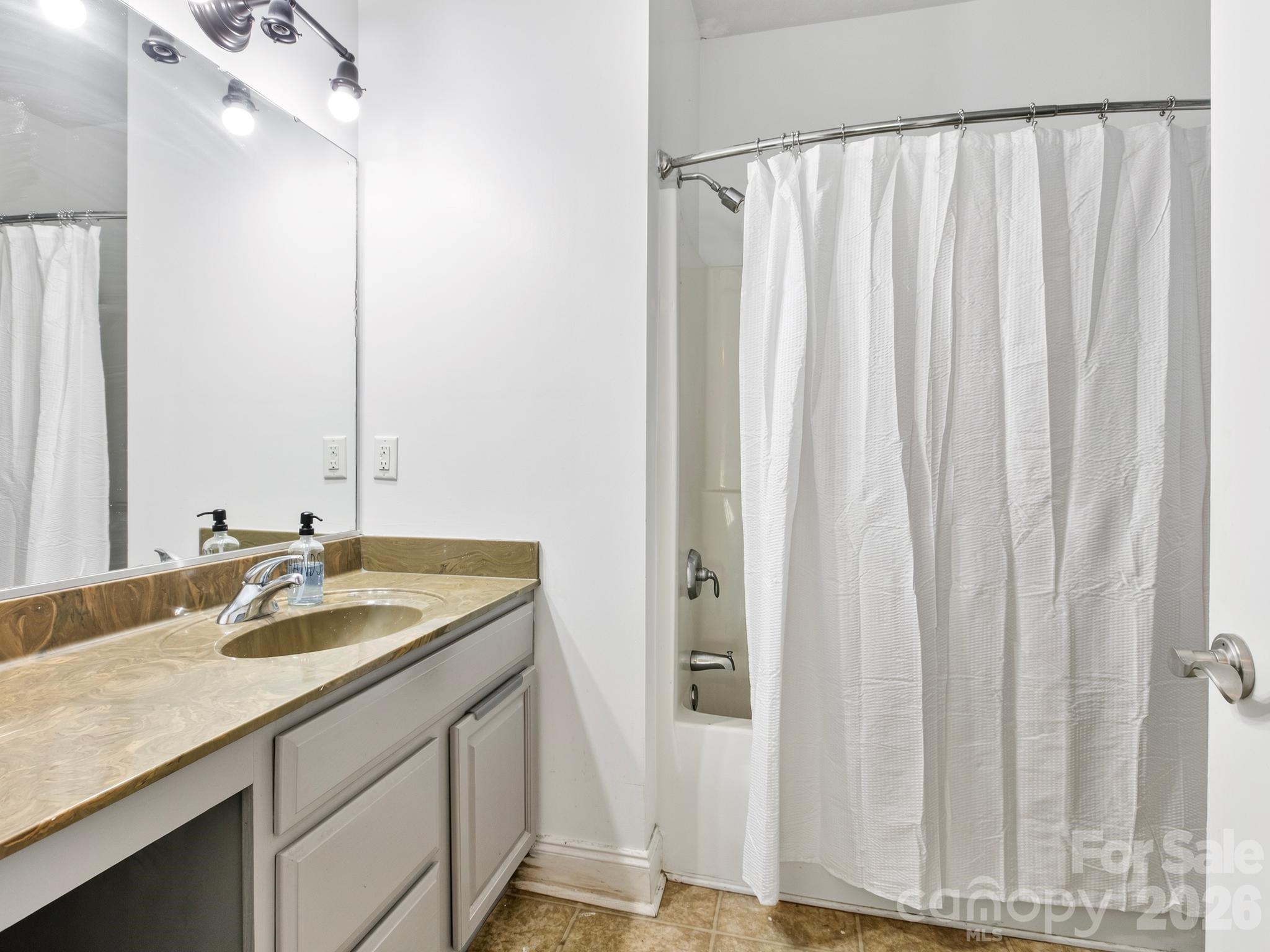 93 Foxden Drive 102 Property Photo 10