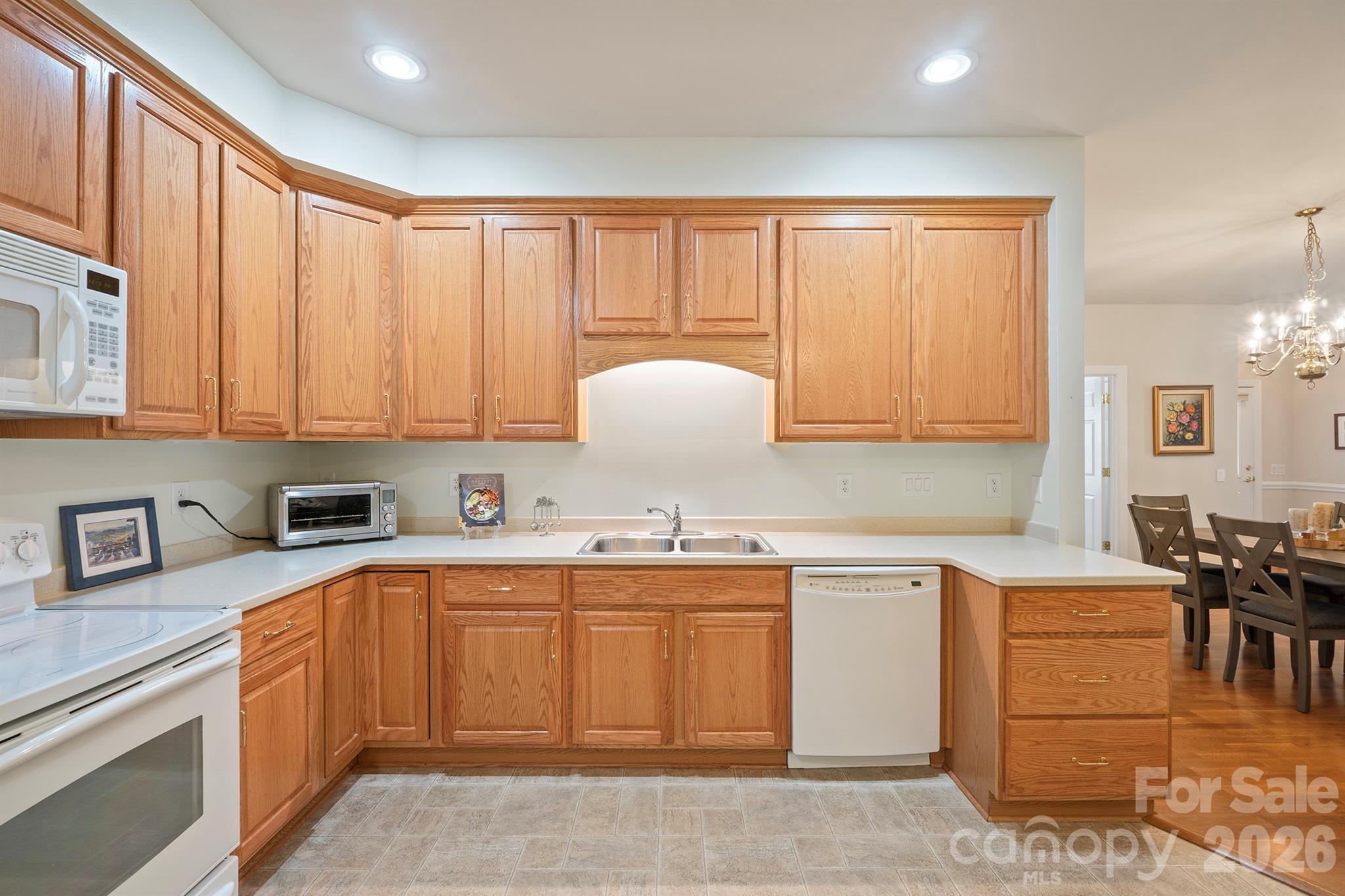 3221 Abbey Walk Lane Property Photo 13
