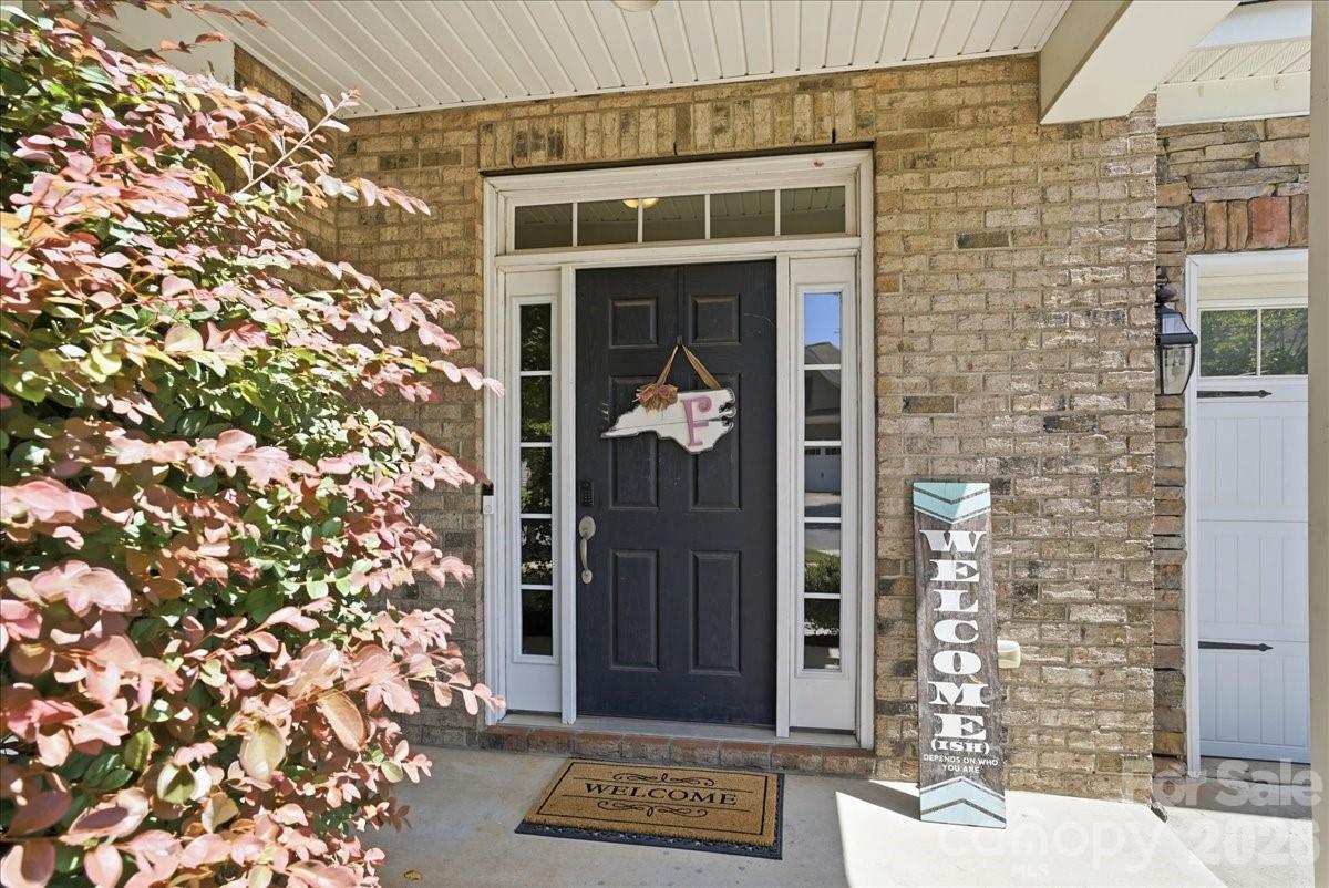 3829 Franklin Meadows Drive Property Photo 2