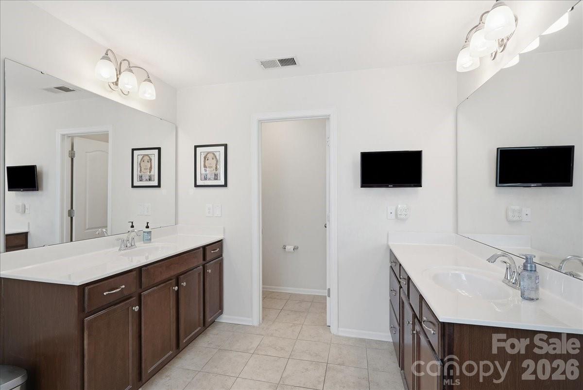 3829 Franklin Meadows Drive Property Photo 20